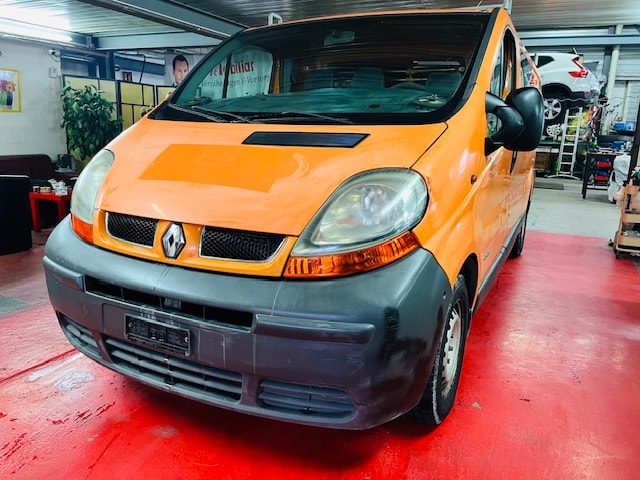 RENAULT Trafic 1.9 dCi 100 2.9t-image-0
