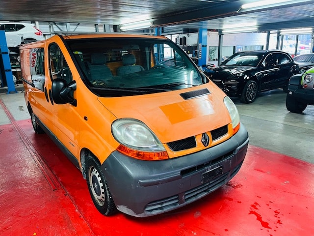 RENAULT Trafic 1.9 dCi 100 2.9t-image-4