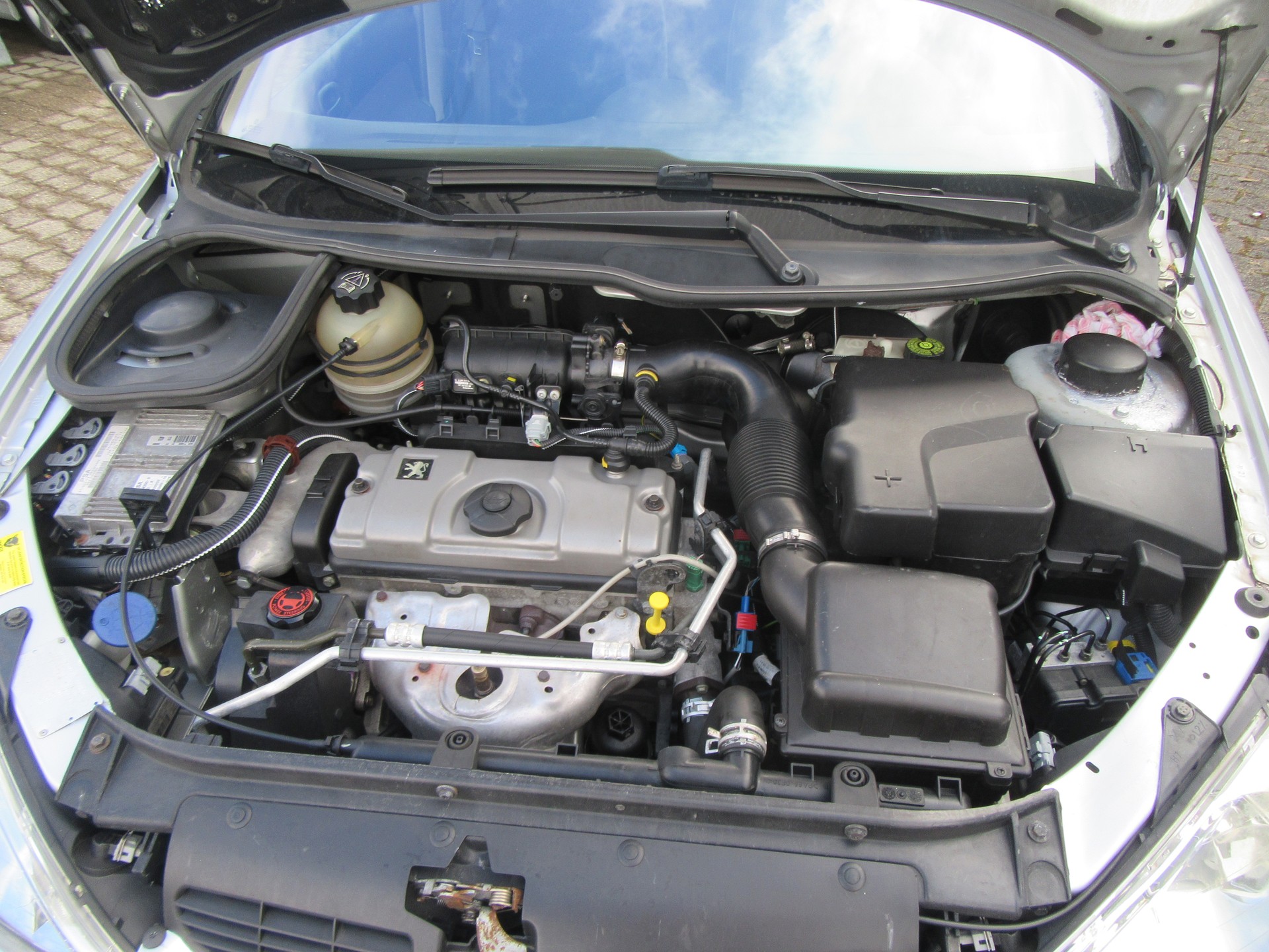 PEUGEOT 206 1.4 XT-image-5