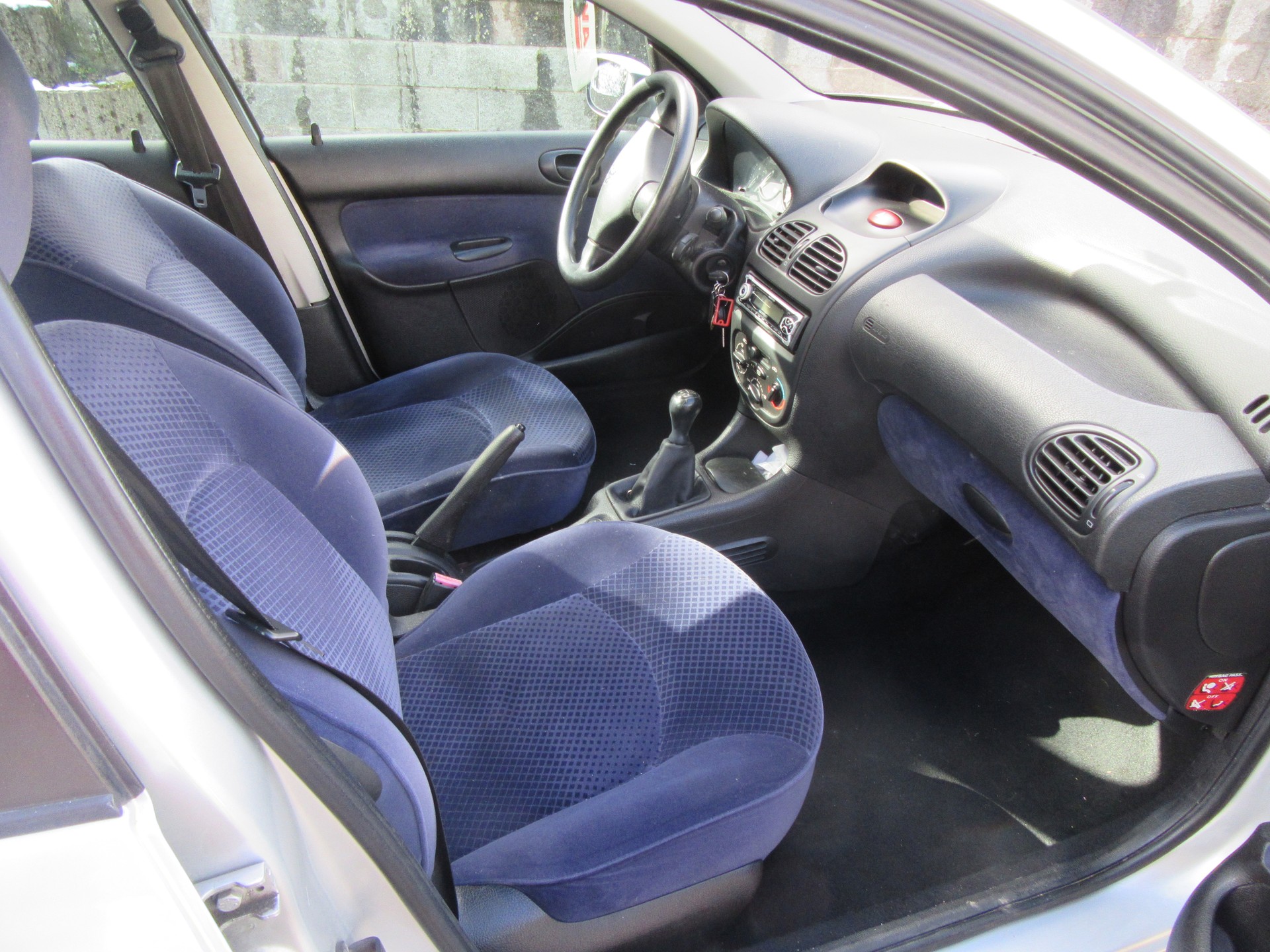 PEUGEOT 206 1.4 XT-image-3