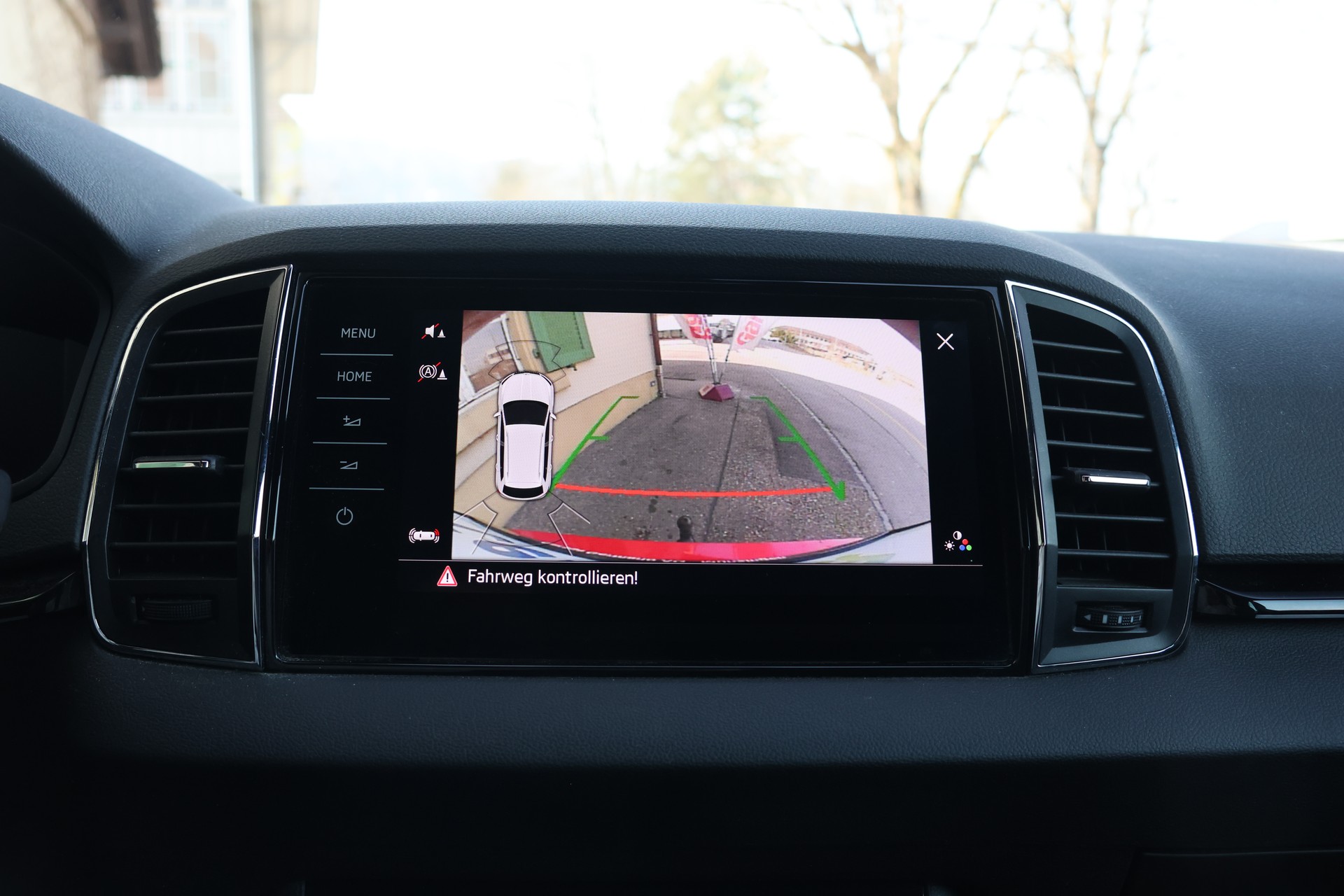 SKODA Karoq 2.0 TSI SportLine 4x4 DSG-image-19