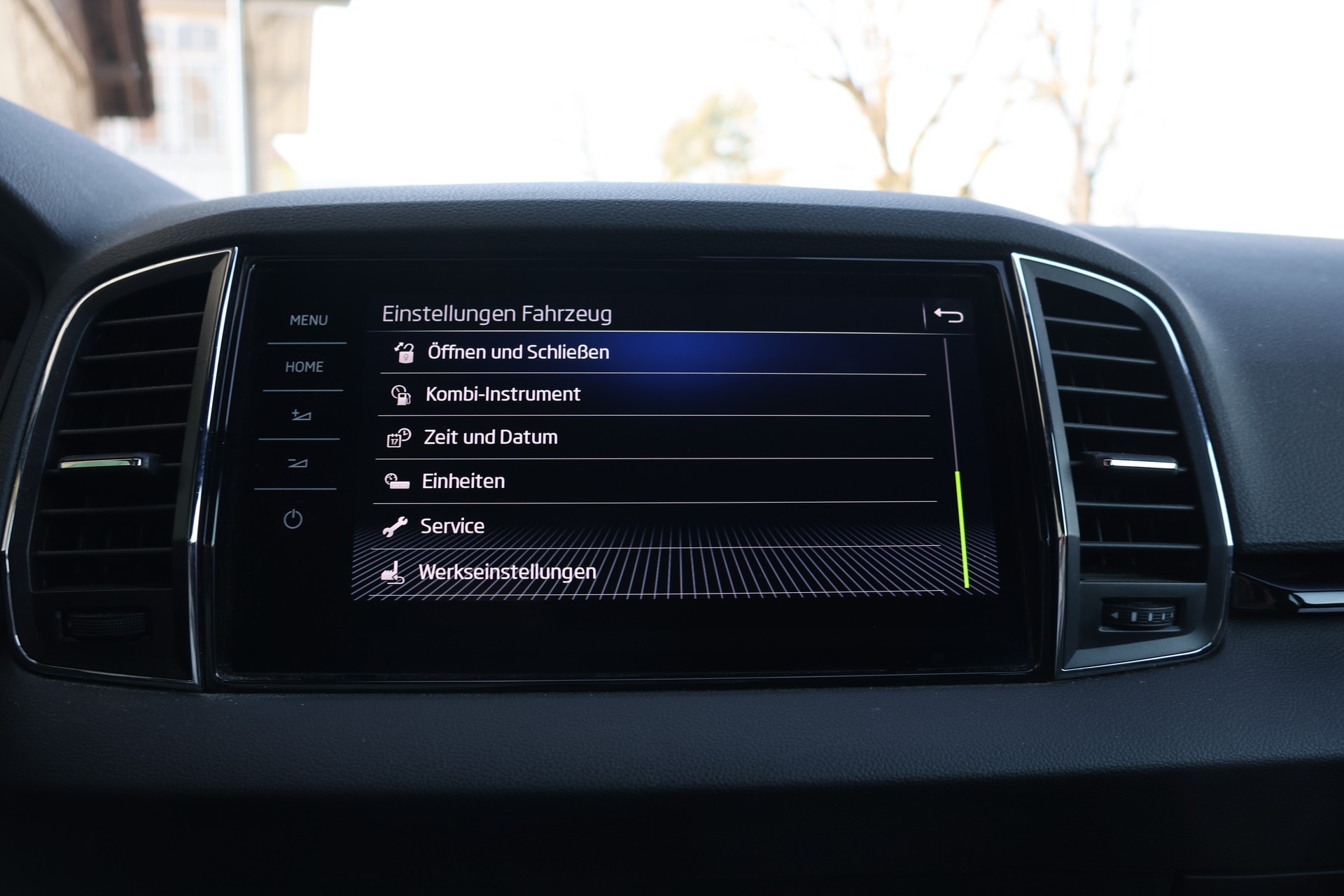 SKODA Karoq 2.0 TSI SportLine 4x4 DSG-image-25