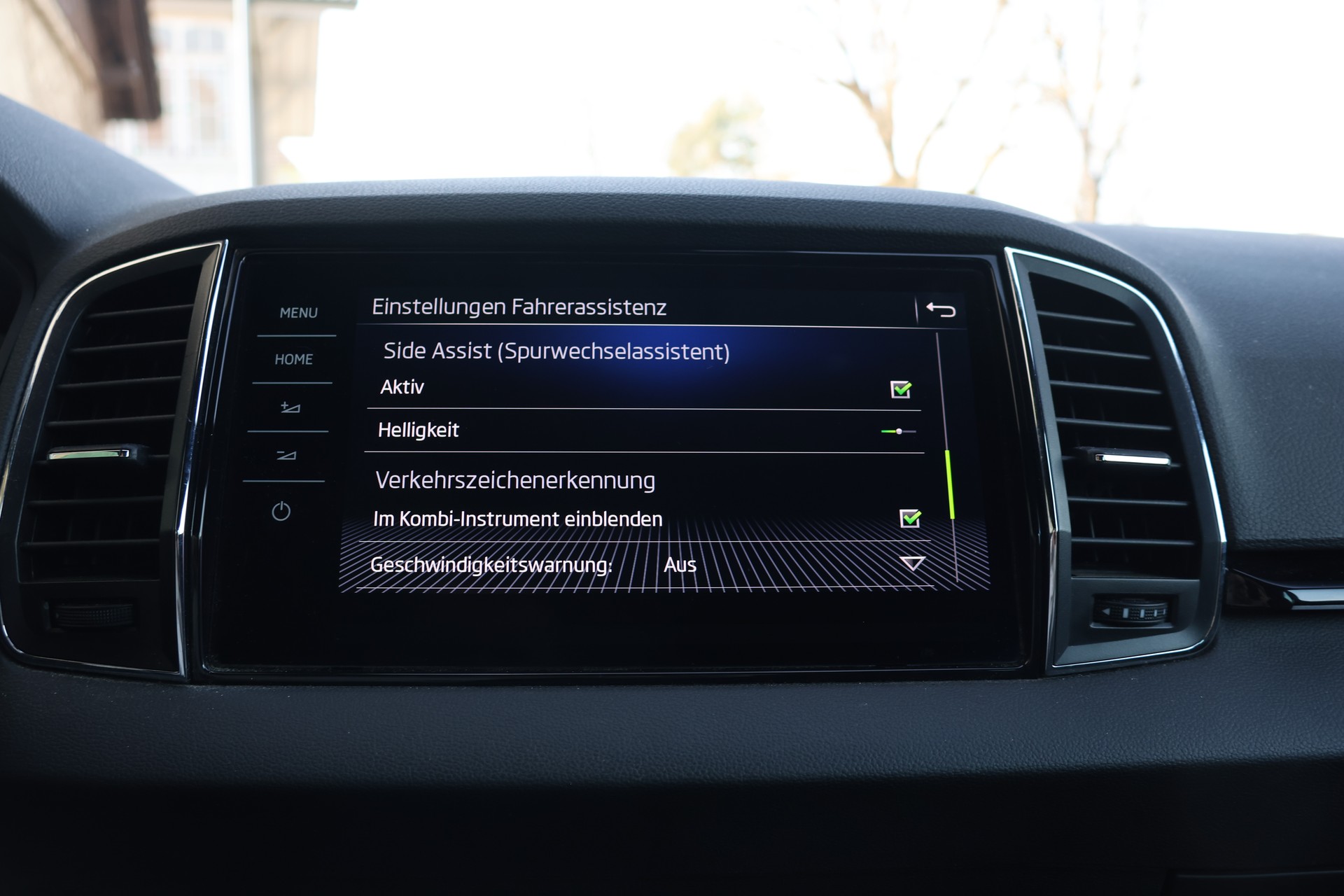 SKODA Karoq 2.0 TSI SportLine 4x4 DSG-image-29