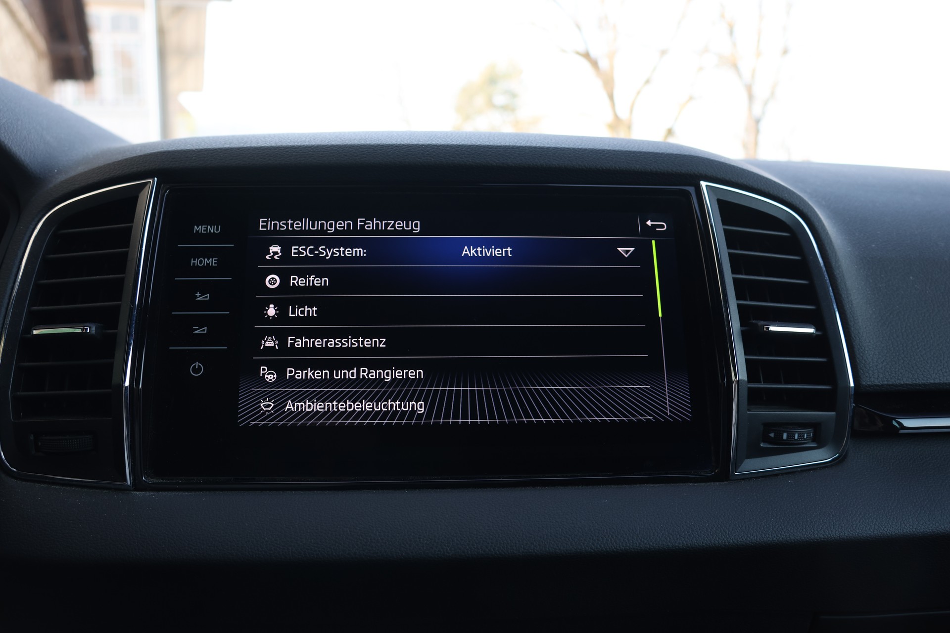 SKODA Karoq 2.0 TSI SportLine 4x4 DSG-image-24