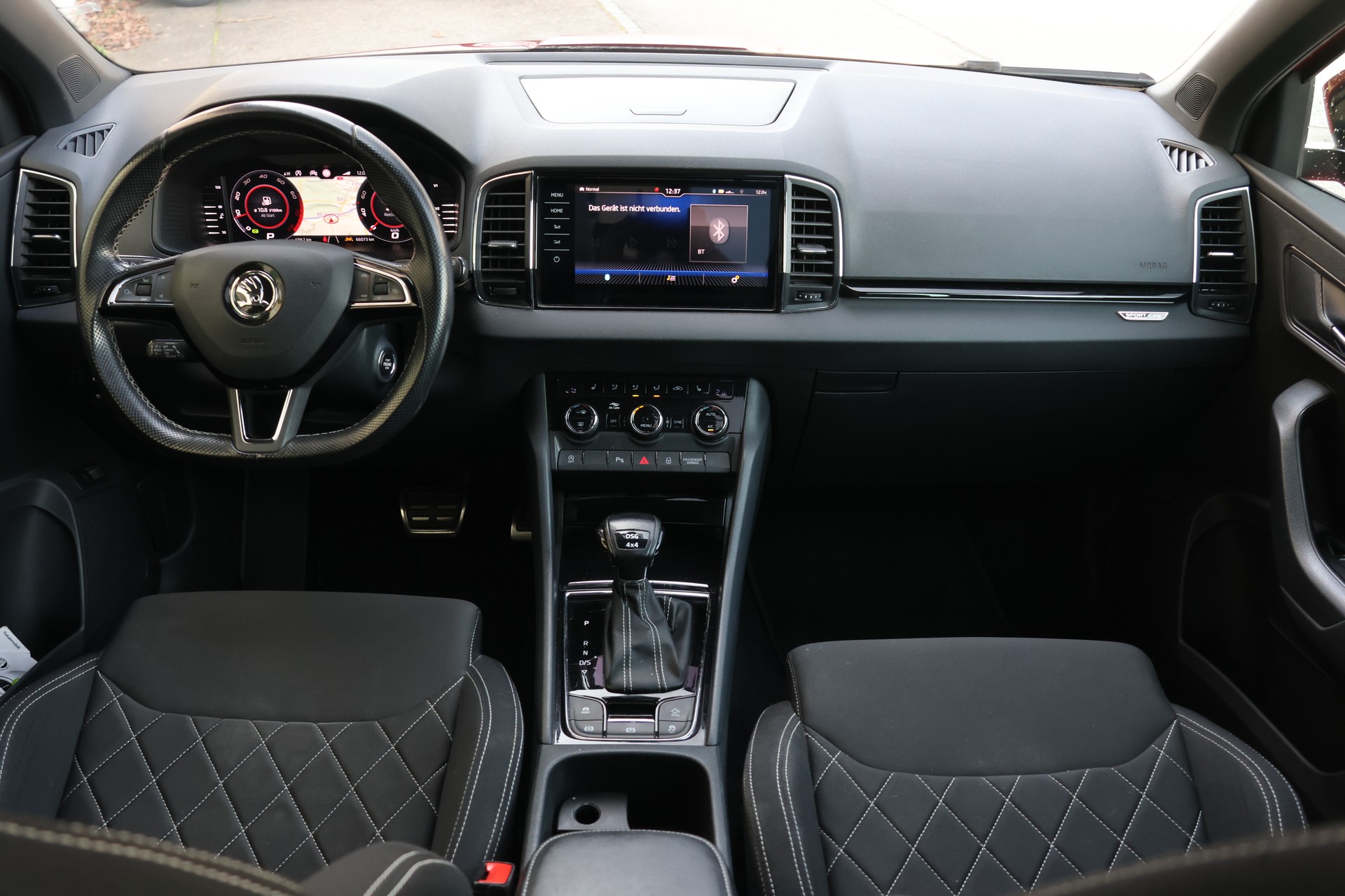 SKODA Karoq 2.0 TSI SportLine 4x4 DSG-image-9