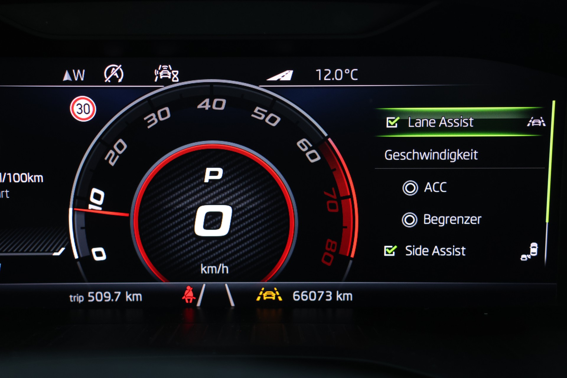 SKODA Karoq 2.0 TSI SportLine 4x4 DSG-image-14