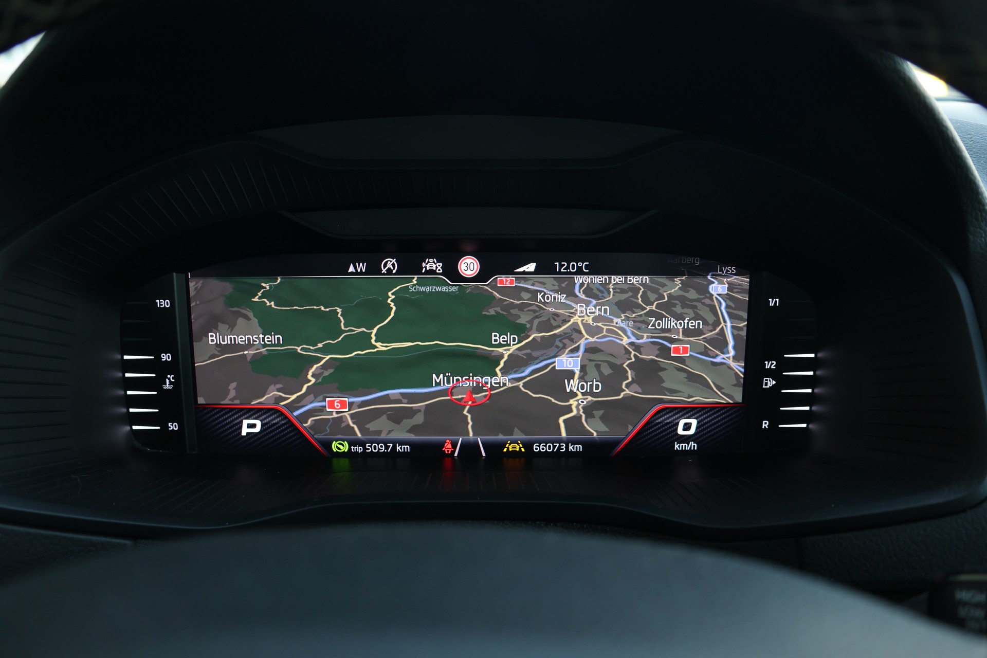 SKODA Karoq 2.0 TSI SportLine 4x4 DSG-image-11