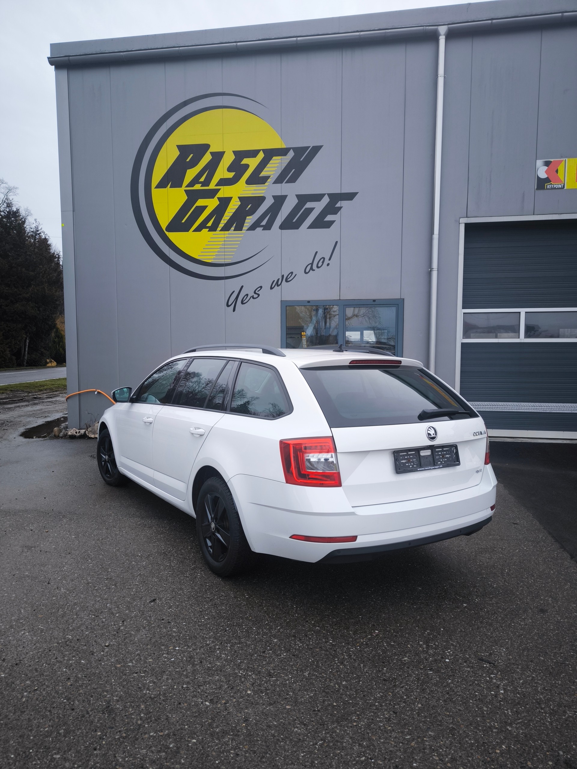 SKODA Octavia Combi 2.0 TDI Style 4x4 DSG-image-1