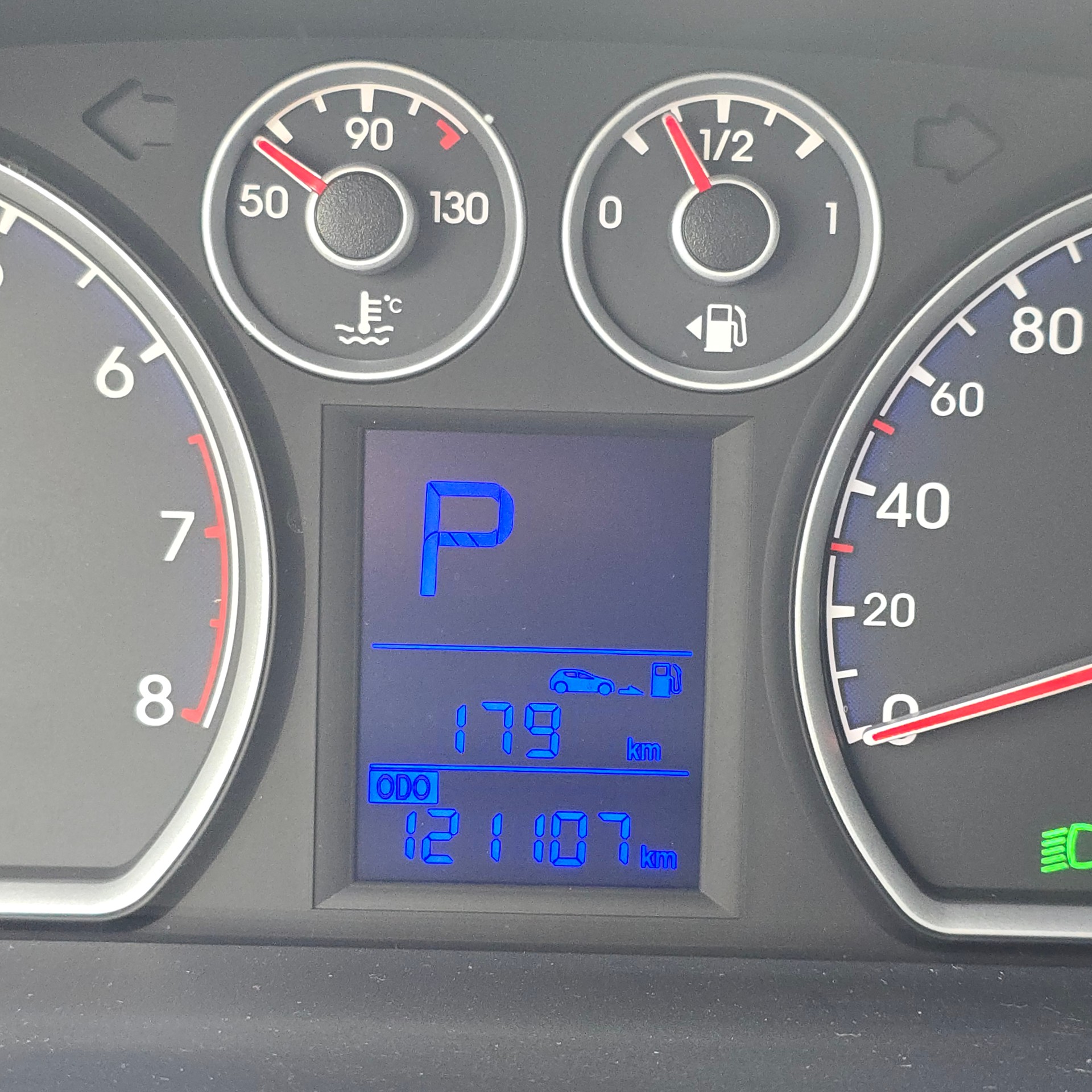 HYUNDAI i30 1.6 Style Automatic-image-15