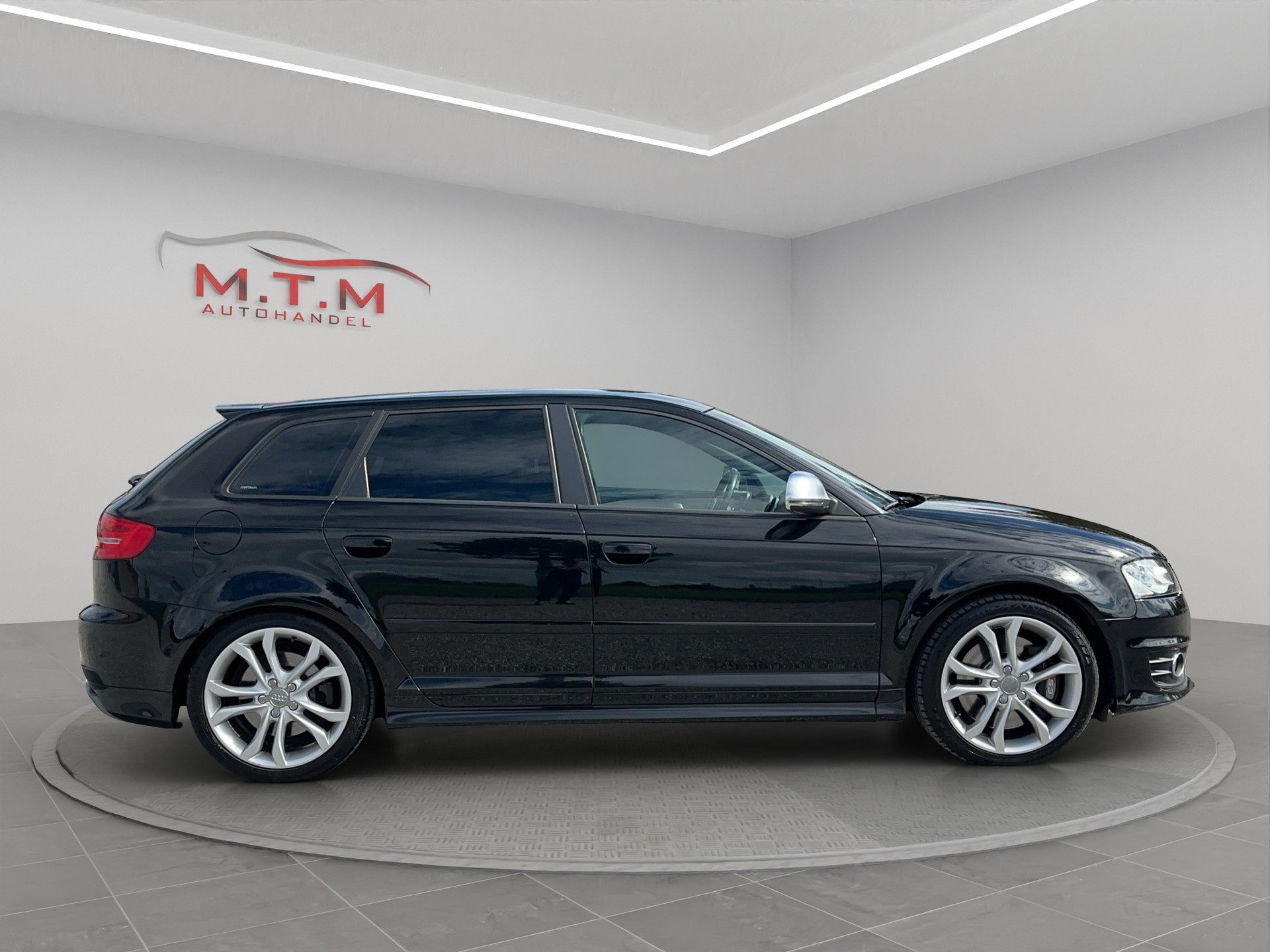 AUDI S3 Sportback 2.0 TFSI quattro S-tronic-image-9