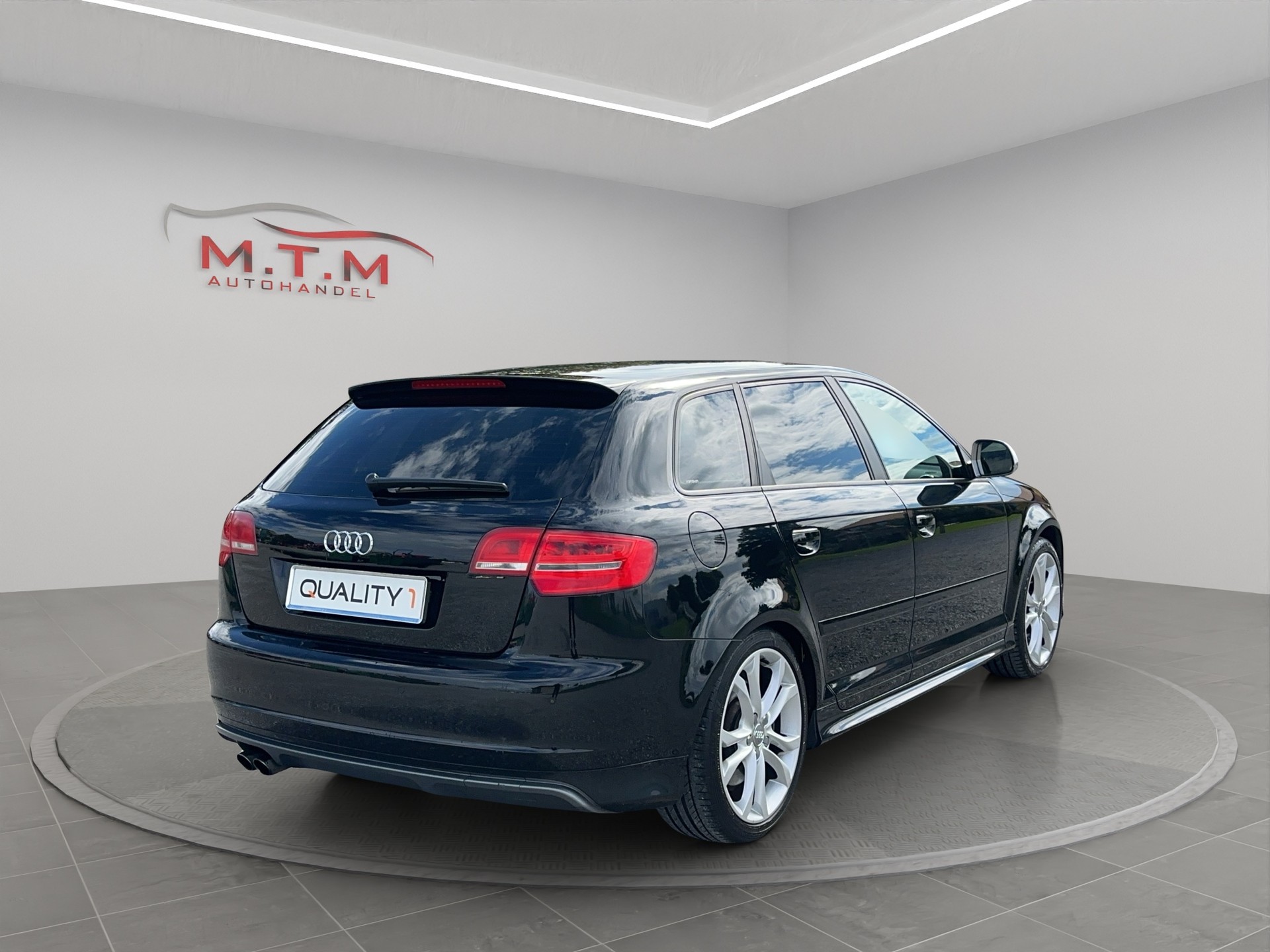 AUDI S3 Sportback 2.0 TFSI quattro S-tronic-image-8