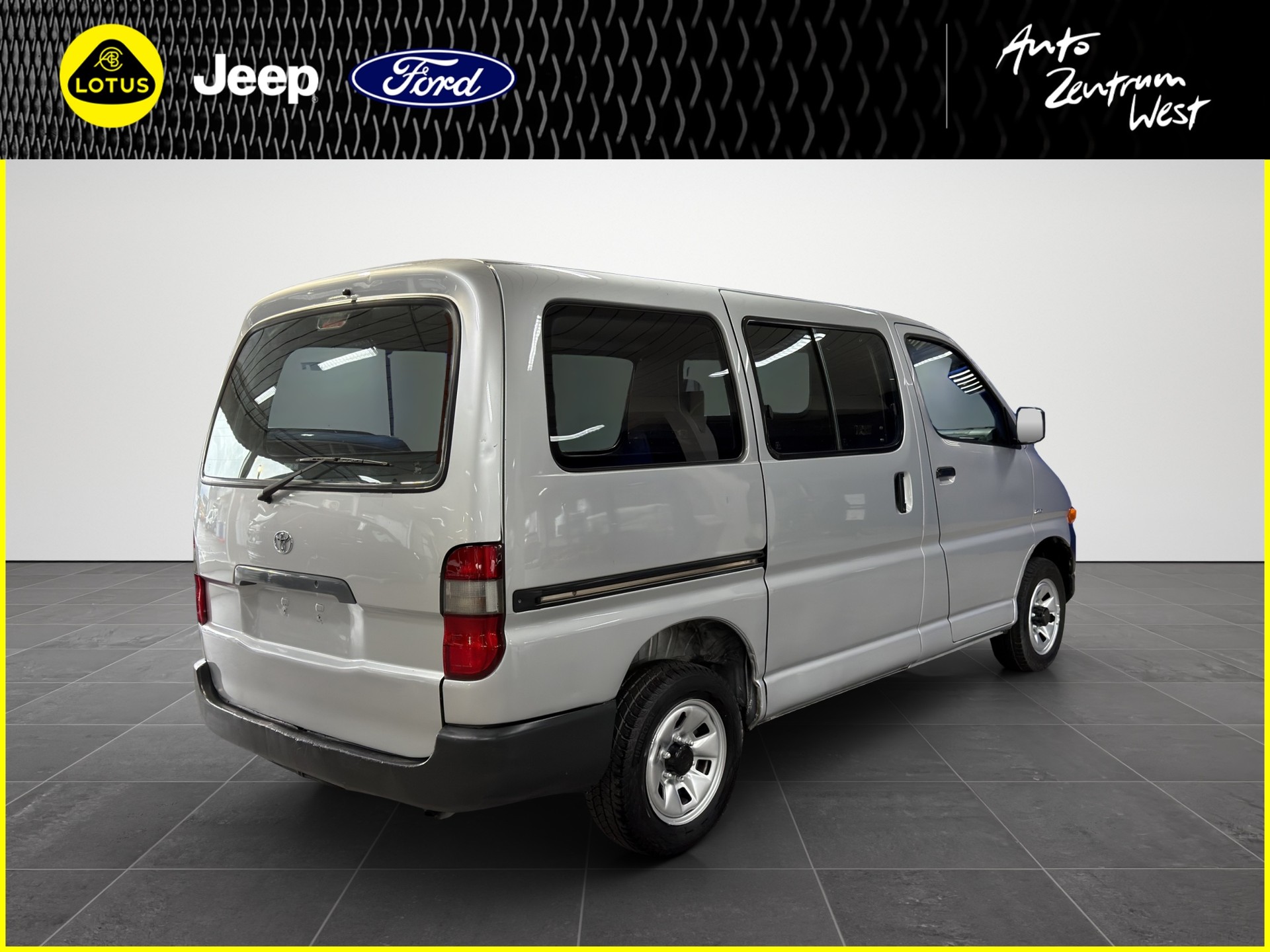 TOYOTA Hiace D-4D 4WD Kombi-image-4