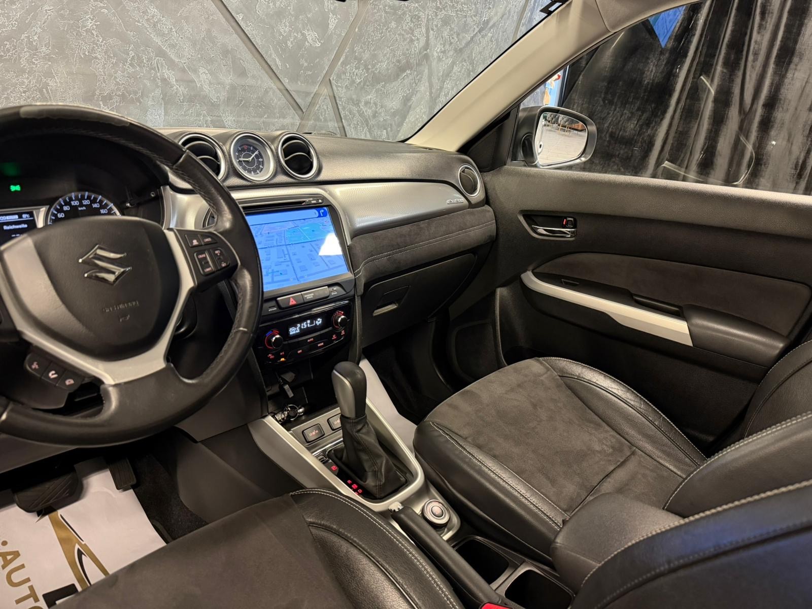 SUZUKI Vitara 1.6 TD Sergio Cellano Top TCSS-image-8