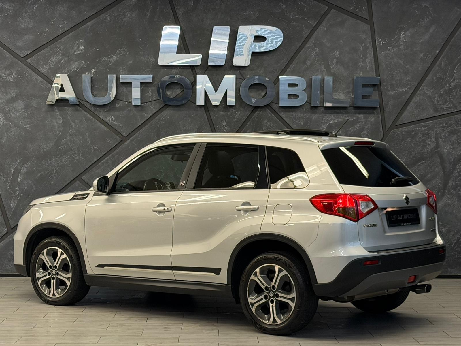 SUZUKI Vitara 1.6 TD Sergio Cellano Top TCSS-image-6