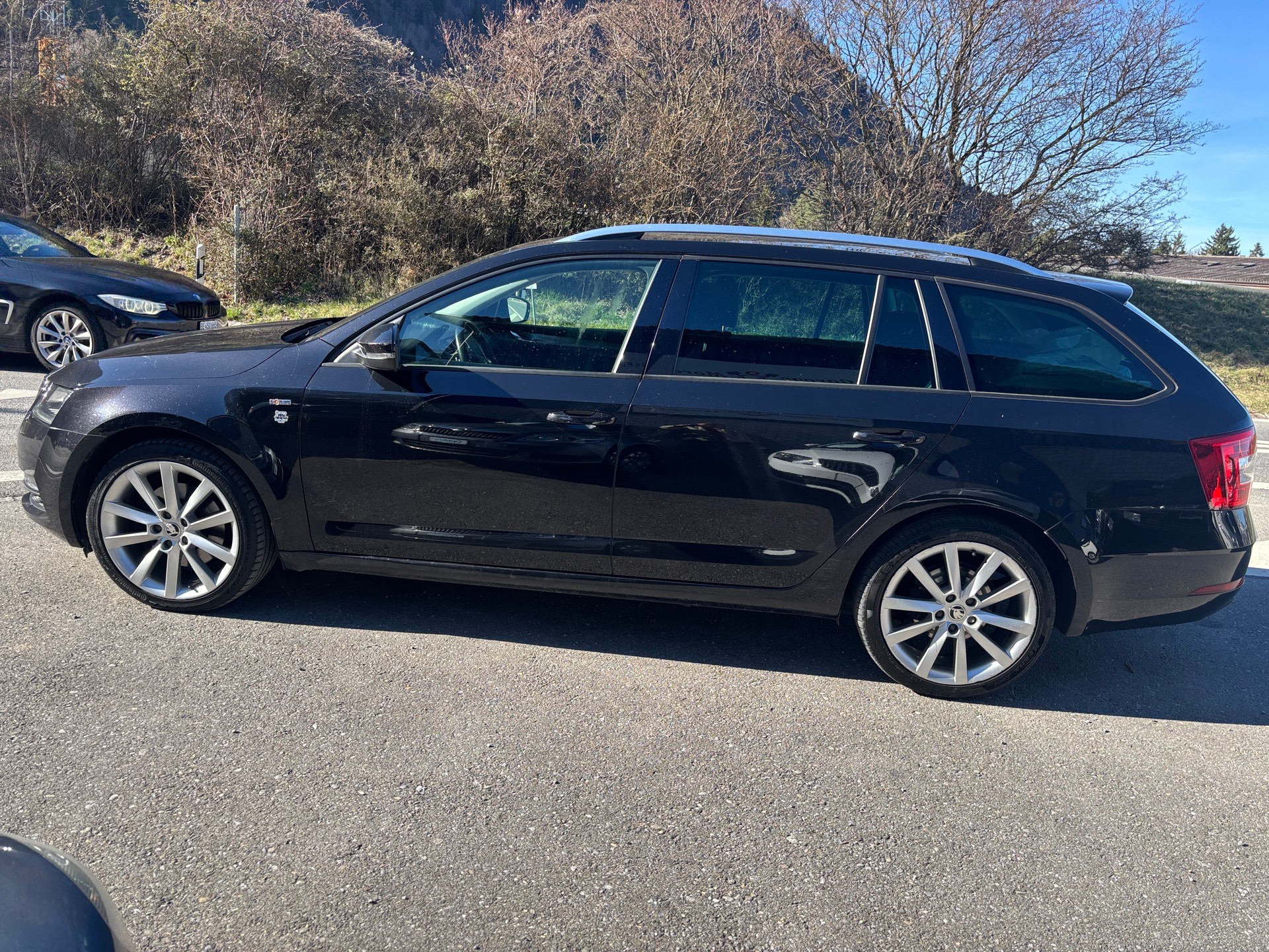 SKODA Octavia Combi 2.0 TDI Style 4x4 DSG-image-2