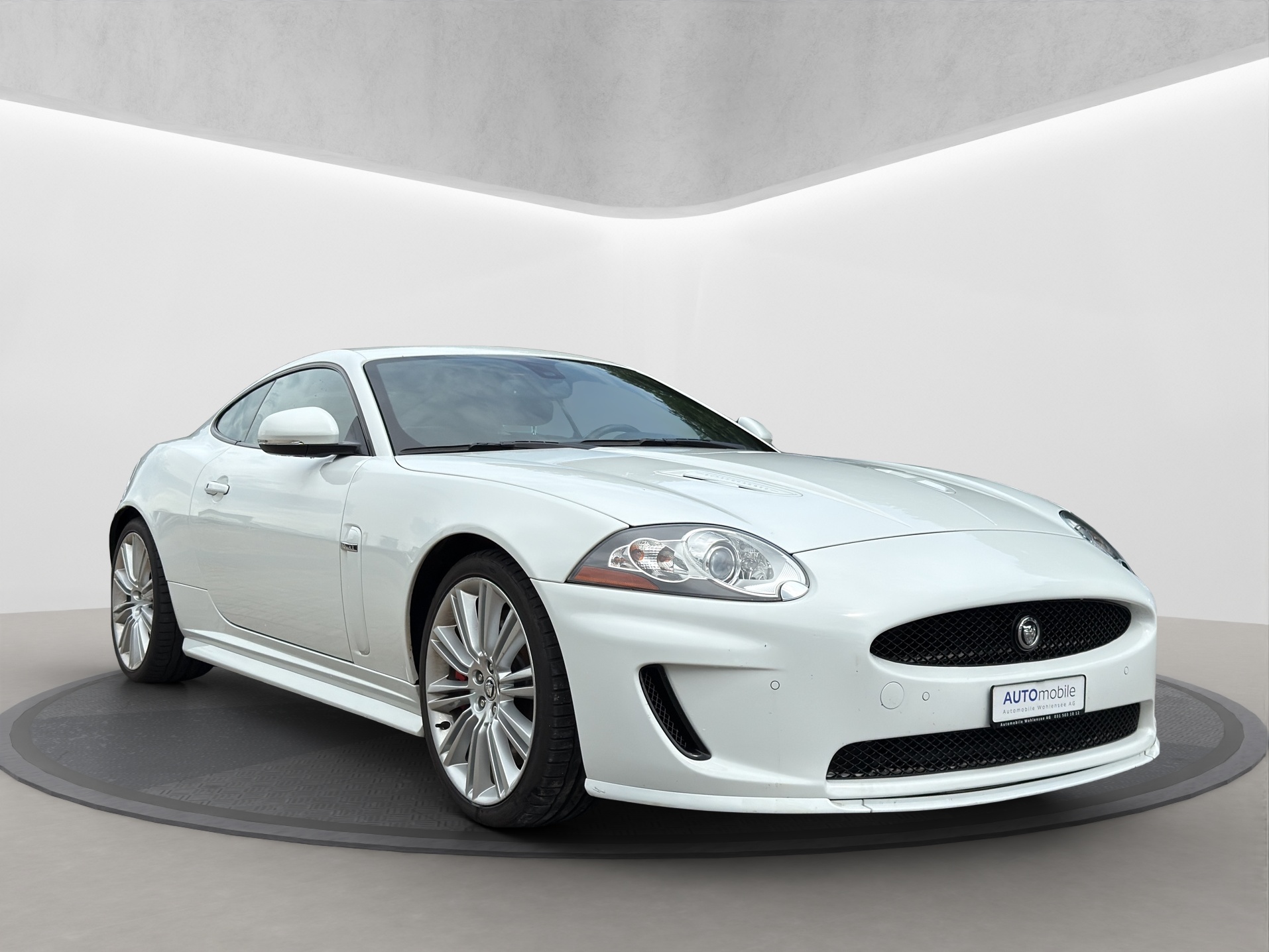 JAGUAR XKR 5.0 V8 SC Special Edition Automatic-showroom-element-3