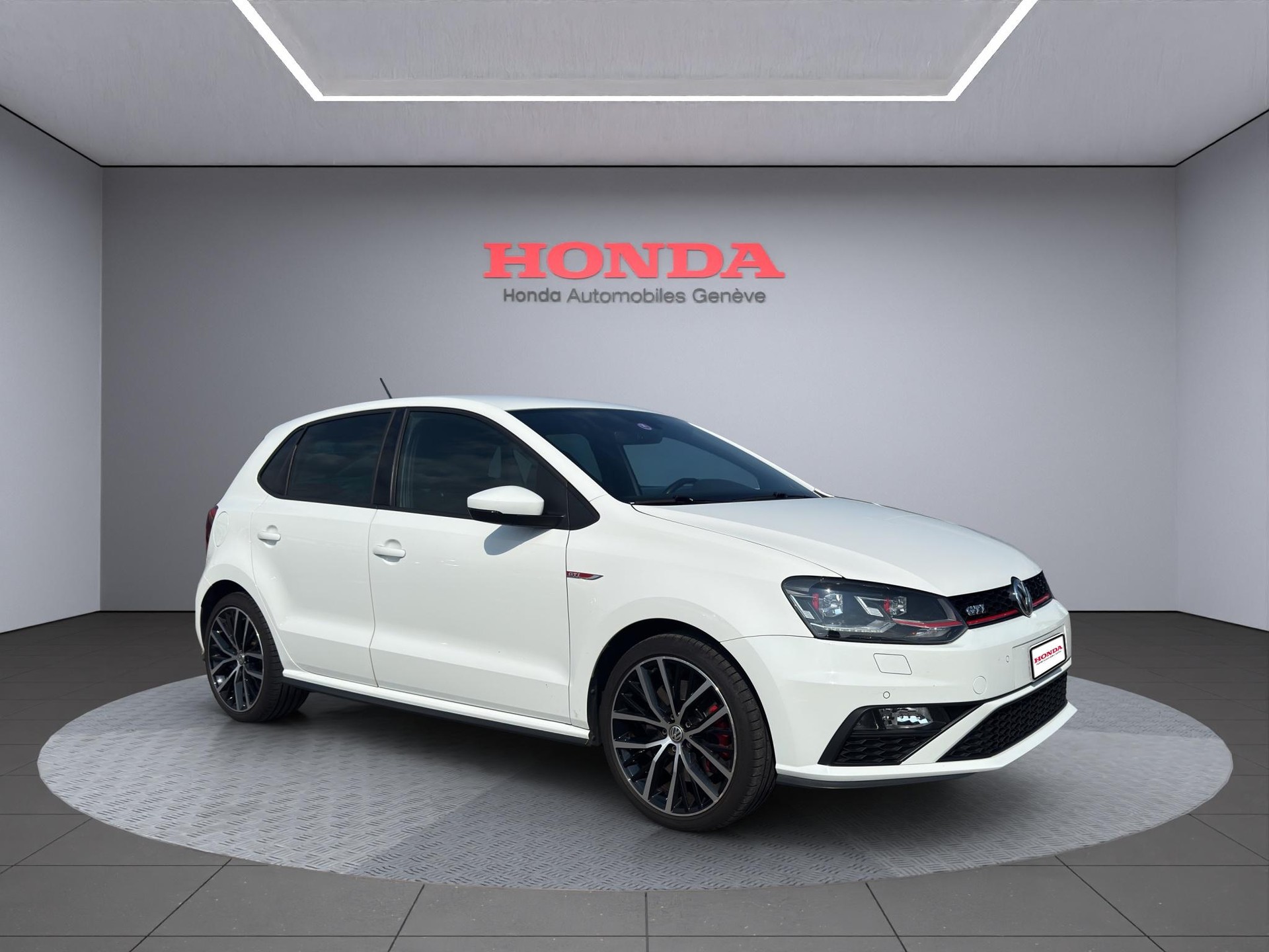VW Polo 1.8 TSI GTI-image-1