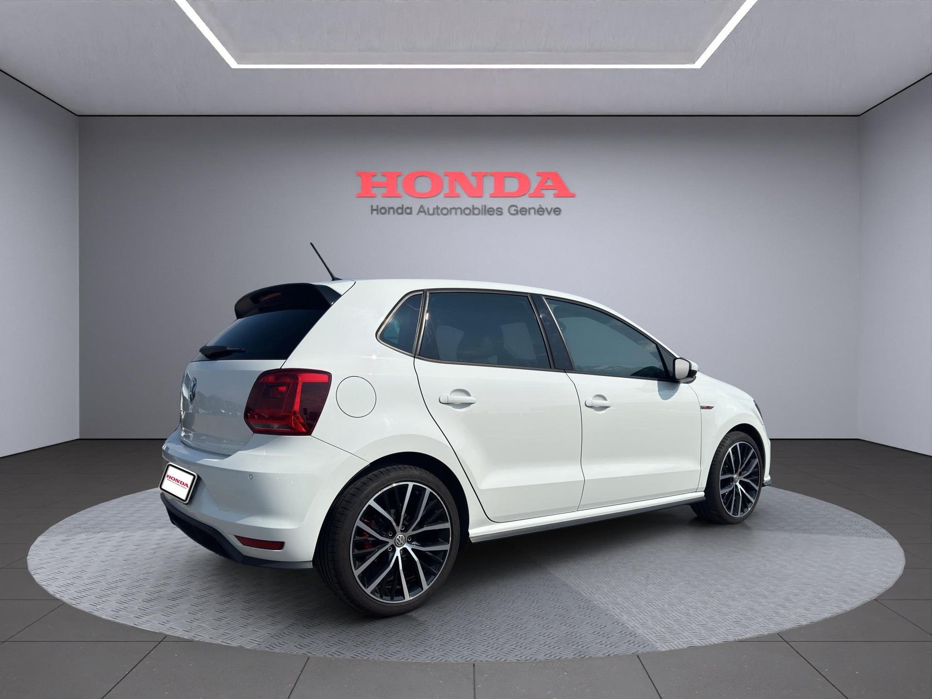 VW Polo 1.8 TSI GTI-image-7