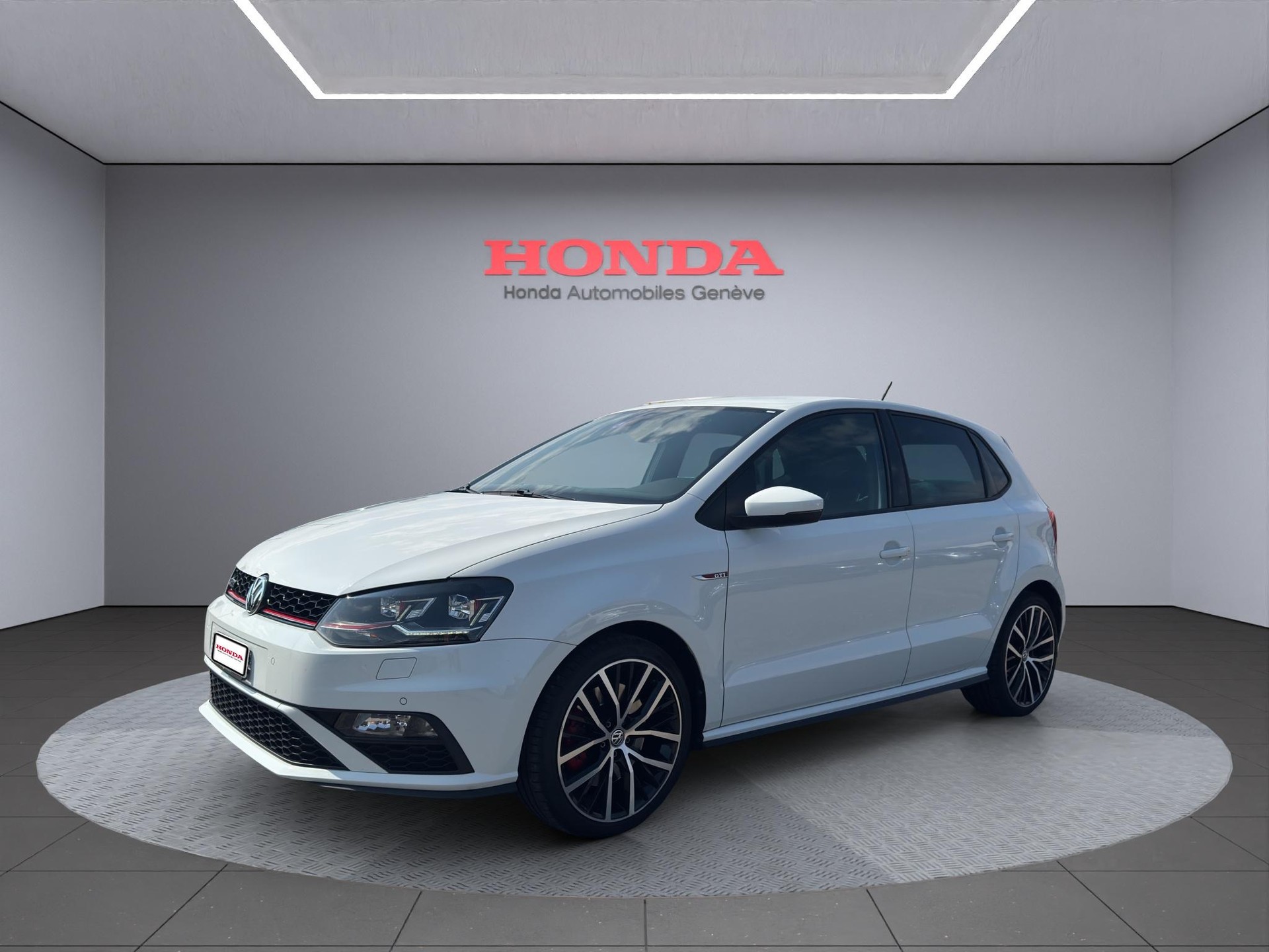 VW Polo 1.8 TSI GTI-image-3