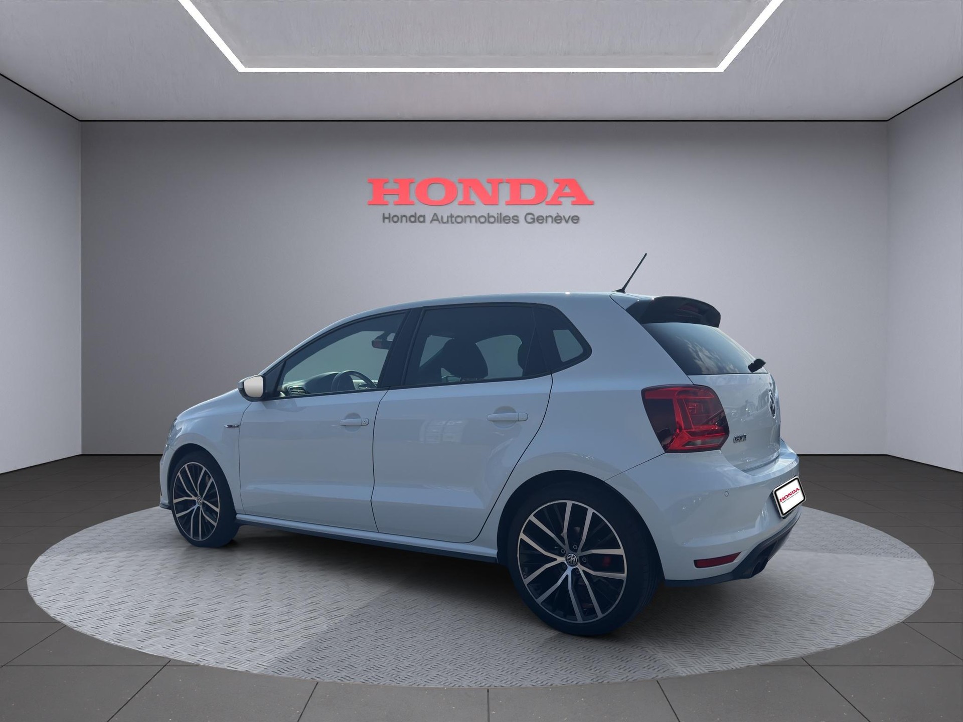 VW Polo 1.8 TSI GTI-image-5