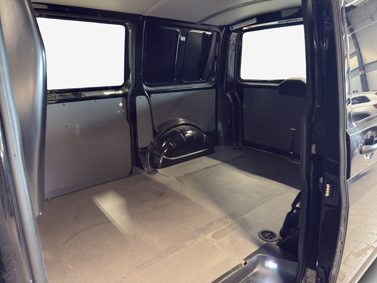 VW T6.1 2.0 TDI DSG-image-11
