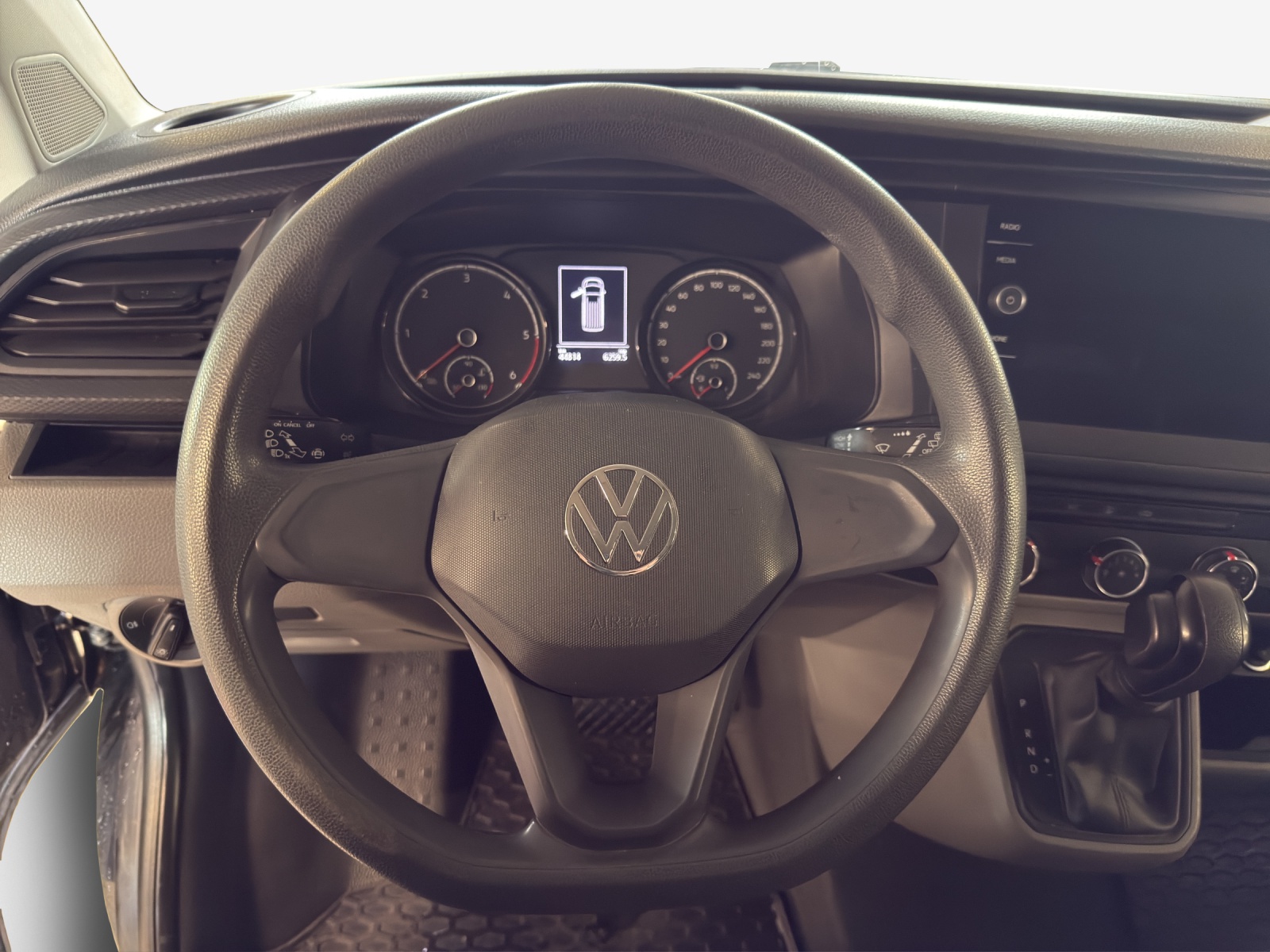 VW T6.1 2.0 TDI DSG-image-9