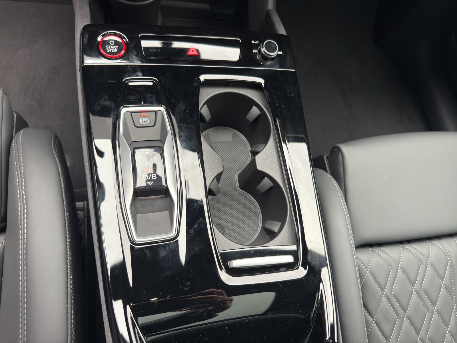 AUDI SQ6 e-tron quattro-image-10