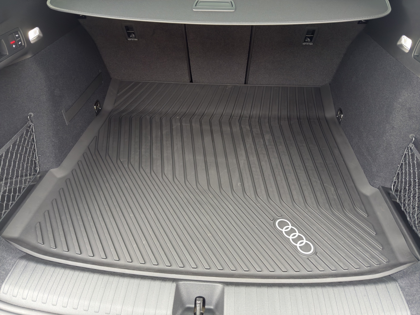 AUDI SQ6 e-tron quattro-image-12