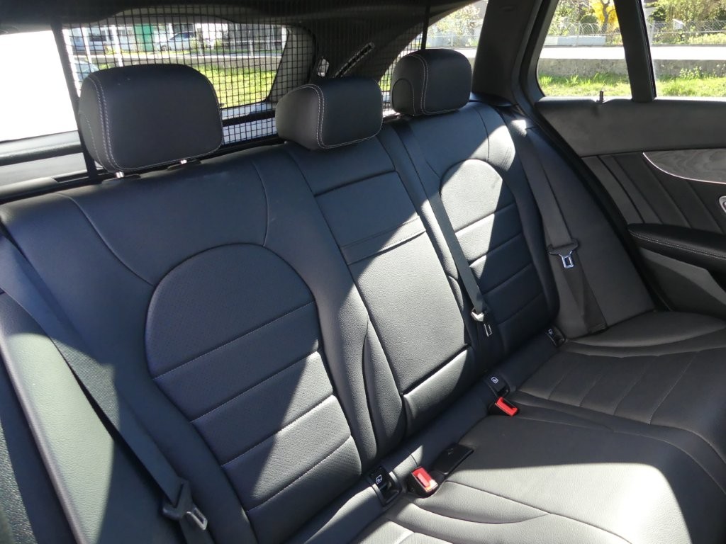 MERCEDES-BENZ C 220 d AMG Line 4Matic 9G-Tronic-image-12