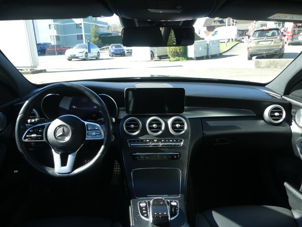 MERCEDES-BENZ C 220 d AMG Line 4Matic 9G-Tronic-image-7