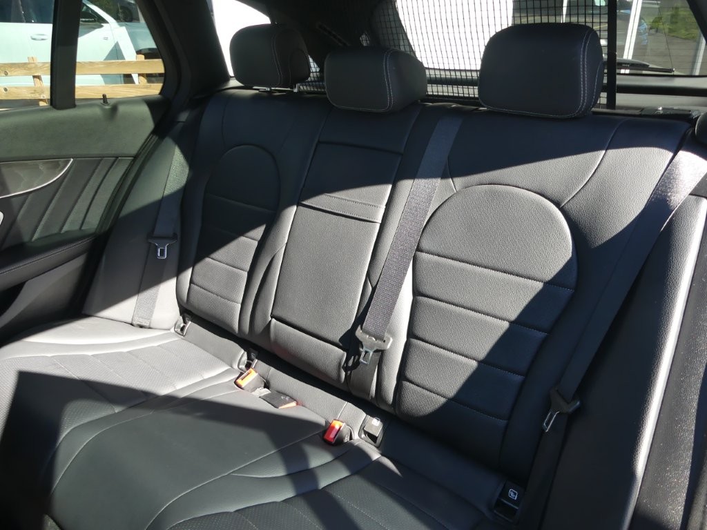 MERCEDES-BENZ C 220 d AMG Line 4Matic 9G-Tronic-image-11