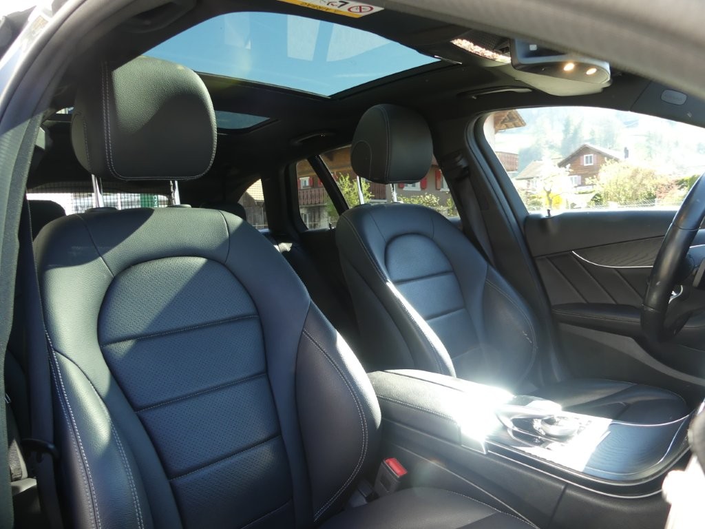 MERCEDES-BENZ C 220 d AMG Line 4Matic 9G-Tronic-image-10