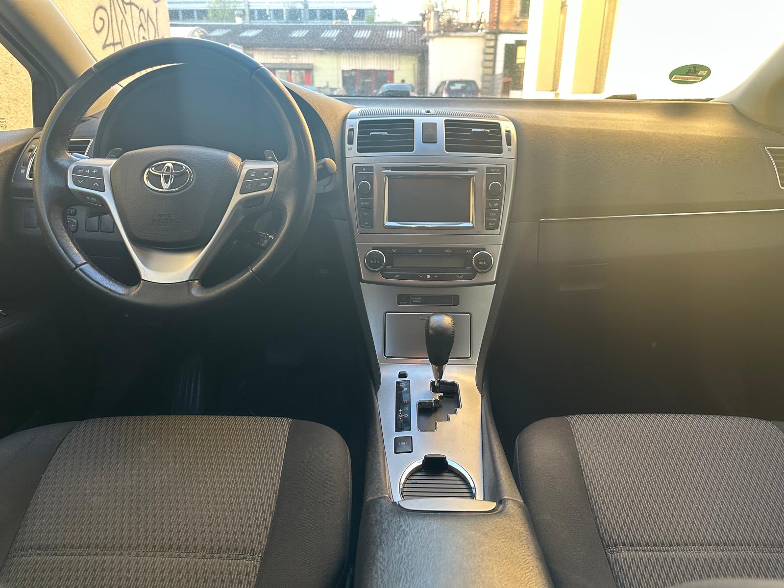 TOYOTA Avensis Sportswagon 2.0 Linea Luna Multidrive-showroom-element-2