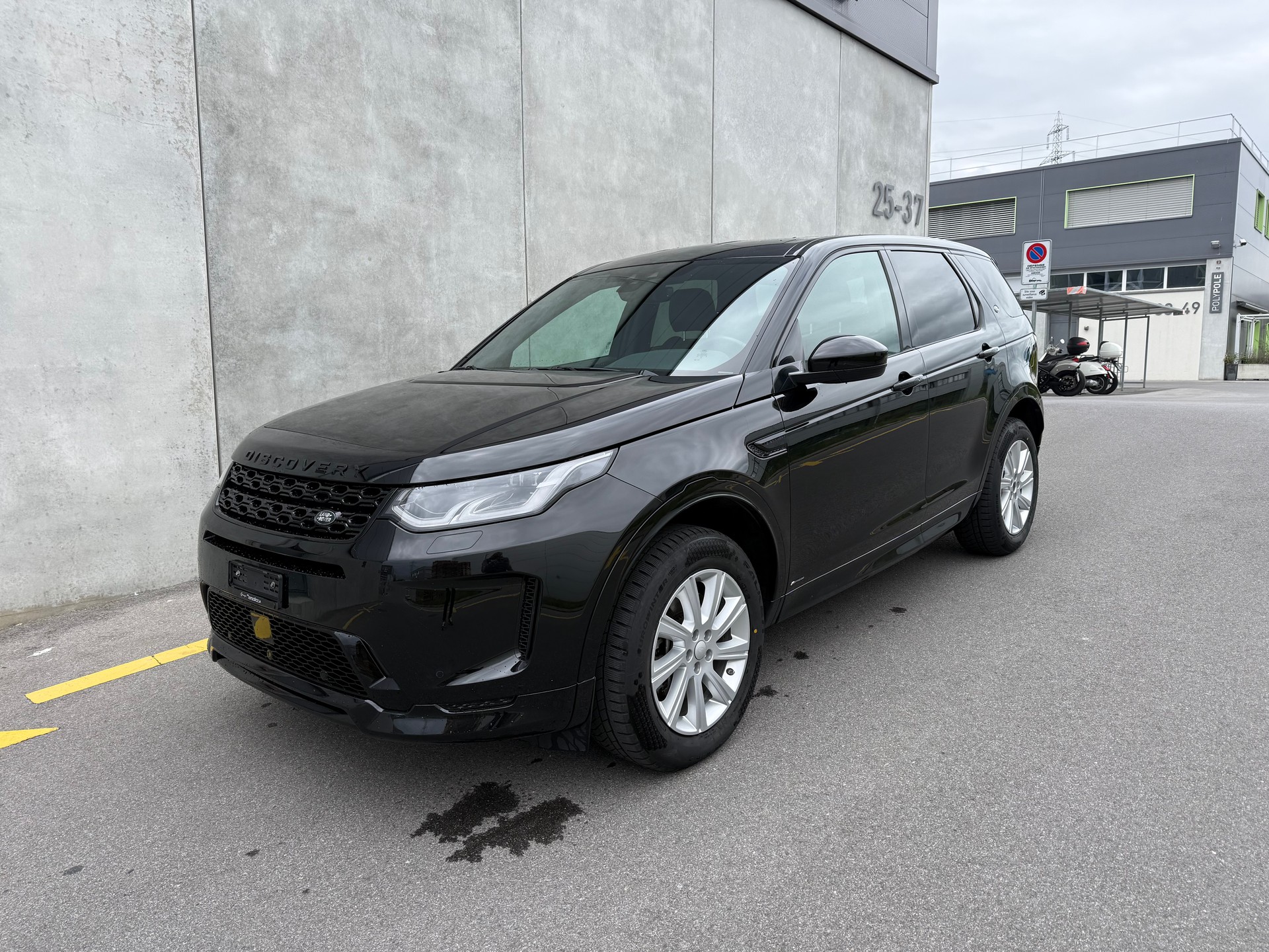 LAND ROVER Discovery Sport R Dyn P200 2.0 Si4 MHEV SE AT9(M)-image-1
