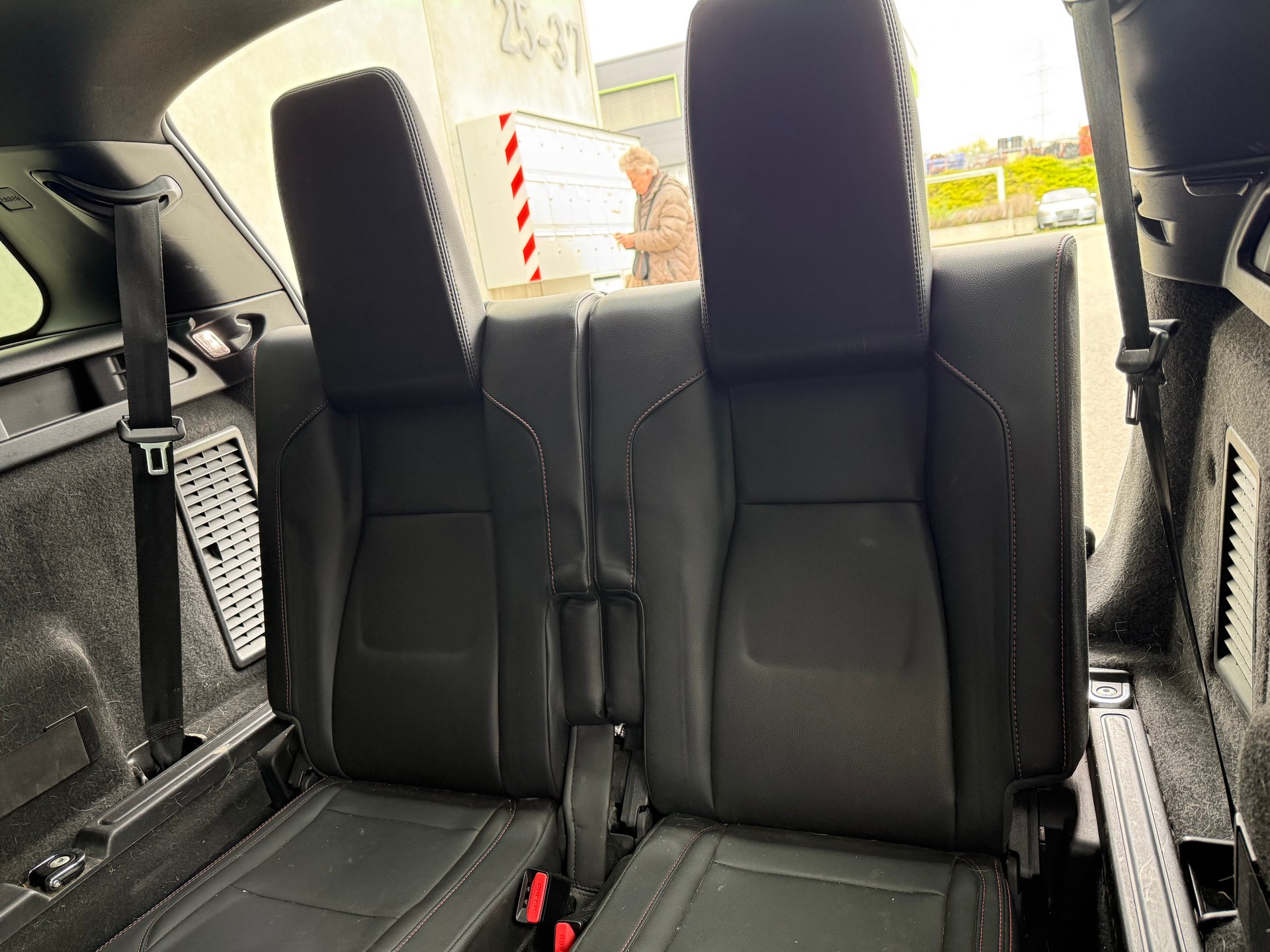 LAND ROVER Discovery Sport R Dyn P200 2.0 Si4 MHEV SE AT9(M)-image-10