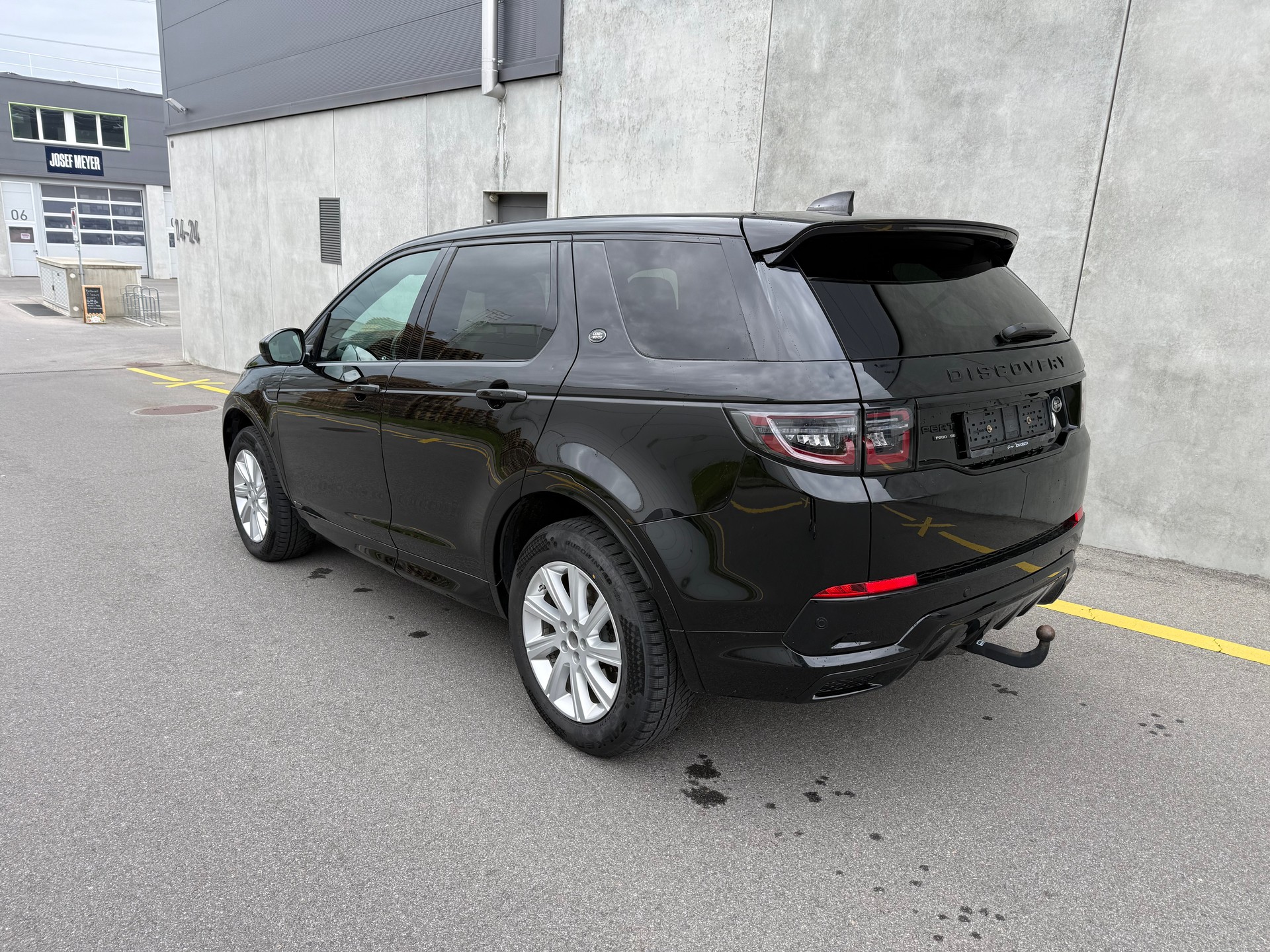 LAND ROVER Discovery Sport R Dyn P200 2.0 Si4 MHEV SE AT9(M)-image-6