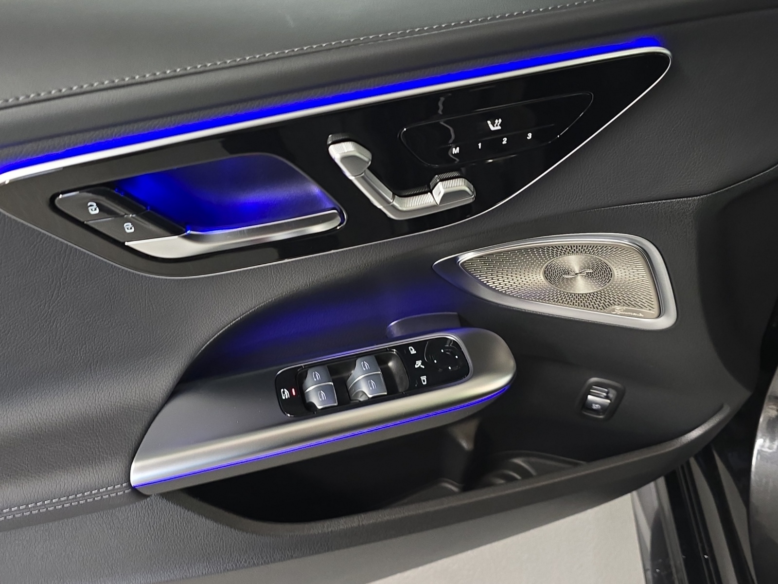 MERCEDES-BENZ C 220 d AMG Line 4Matic Swiss Star-image-6