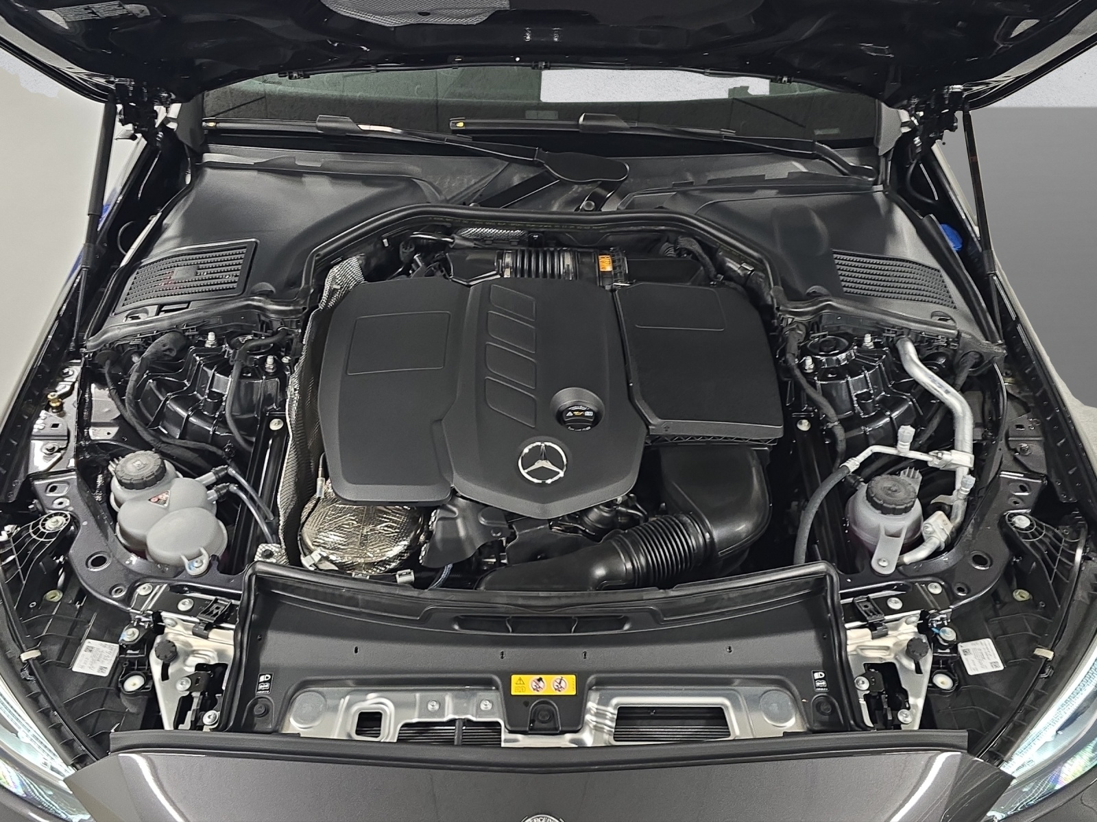 MERCEDES-BENZ C 220 d AMG Line 4Matic Swiss Star-image-9