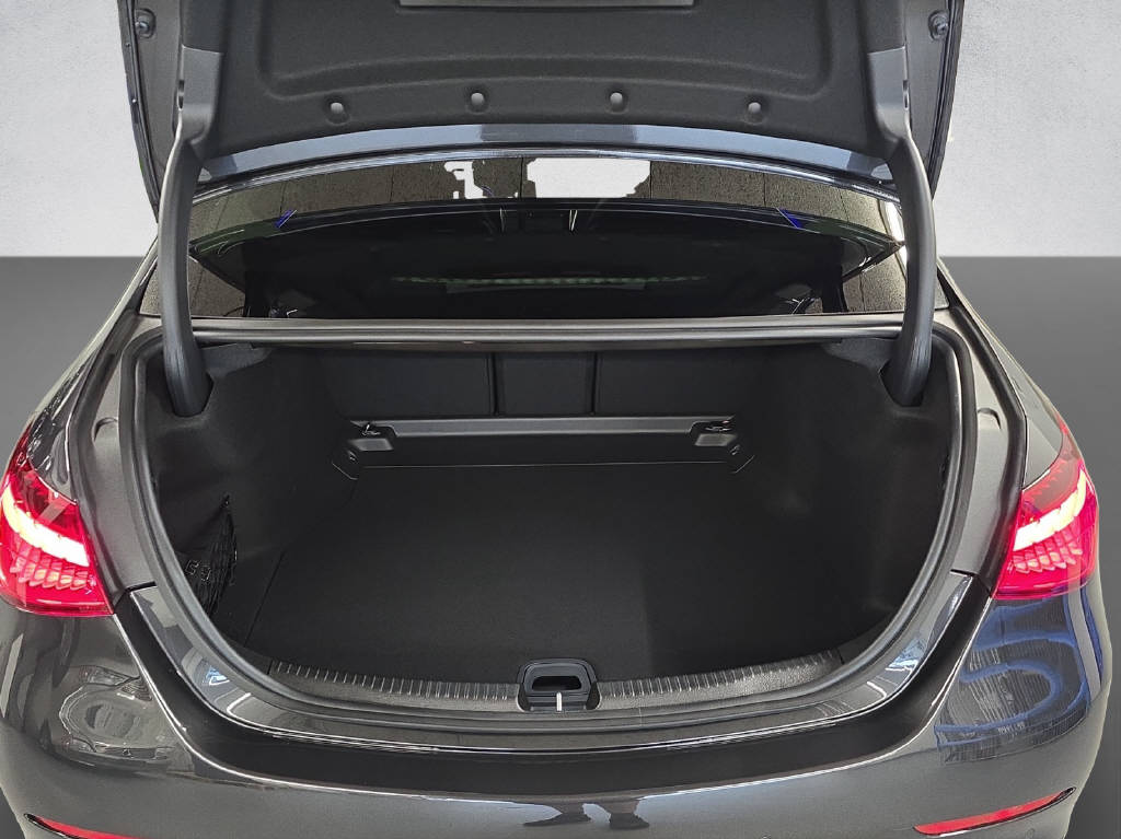 MERCEDES-BENZ C 220 d AMG Line 4Matic Swiss Star-image-7
