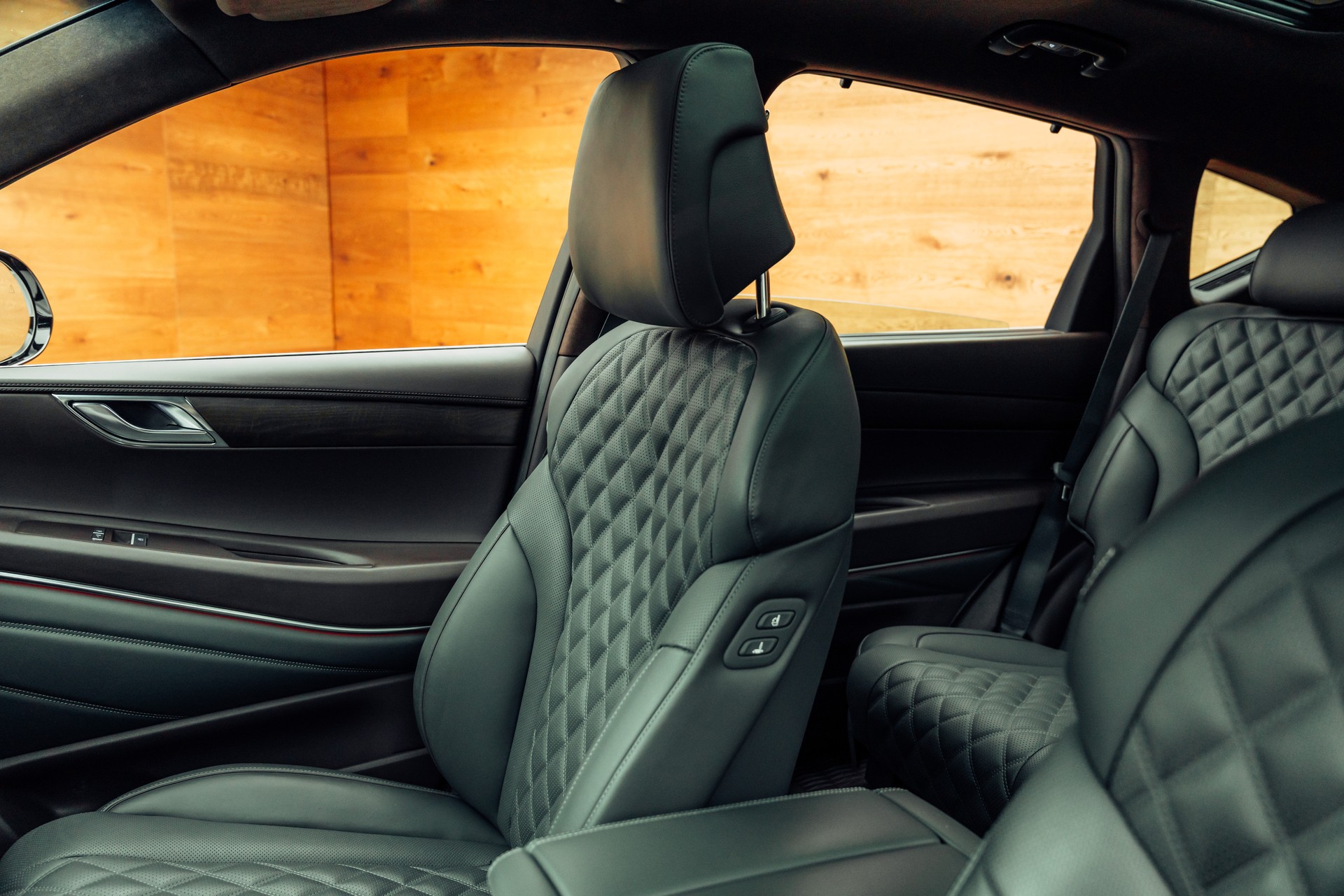 GENESIS GV80 3.0 CRDI Luxus 7 Seater AT8 AWD-image-6