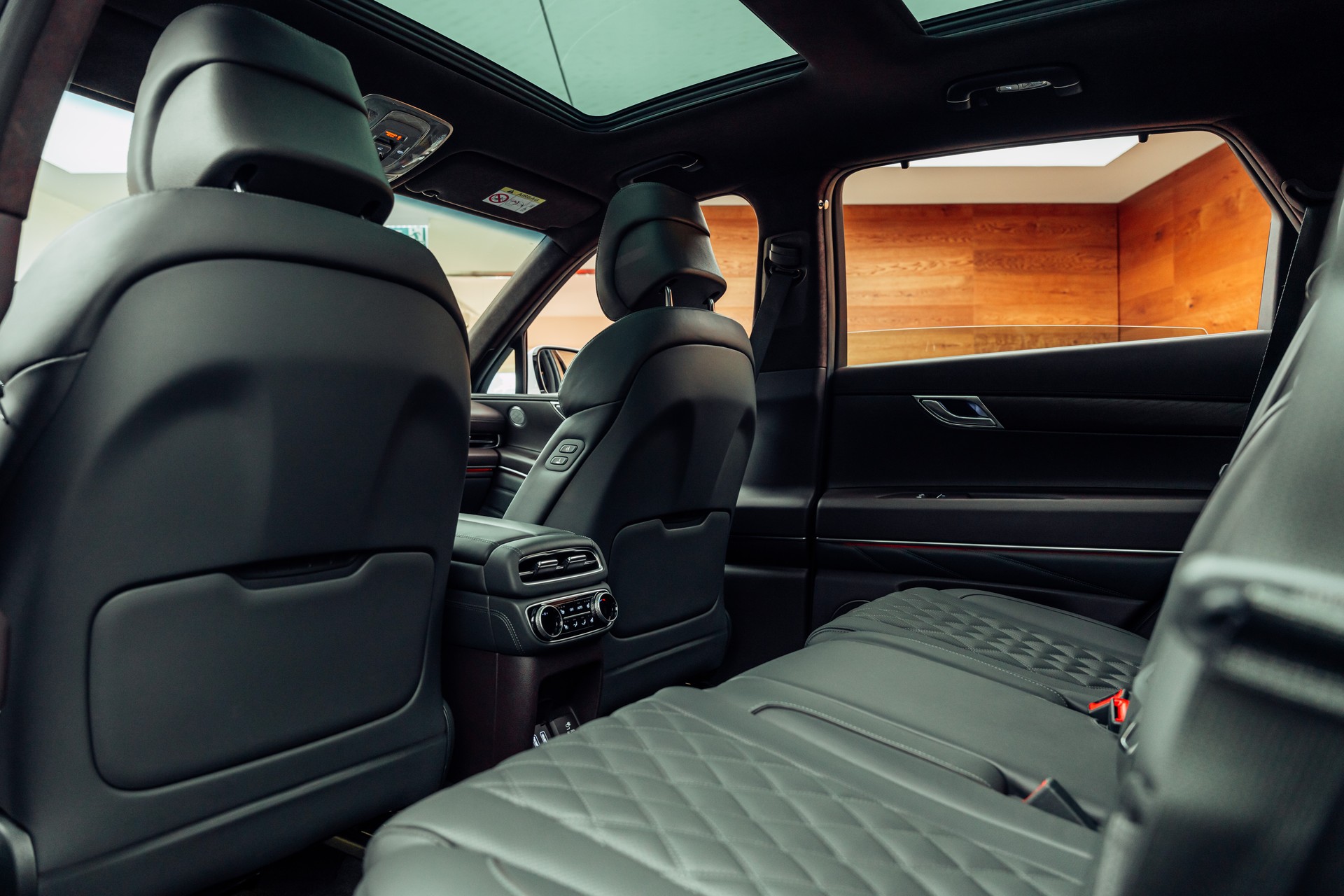 GENESIS GV80 3.0 CRDI Luxus 7 Seater AT8 AWD-image-8