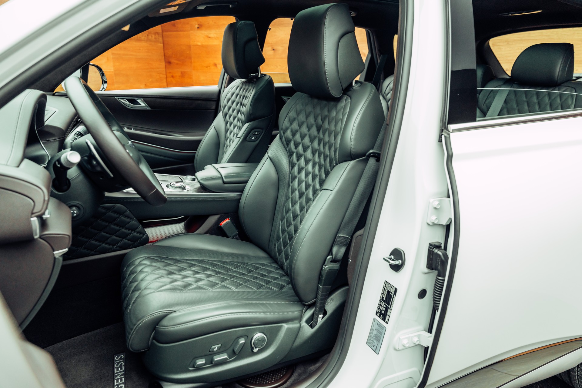GENESIS GV80 3.0 CRDI Luxus 7 Seater AT8 AWD-image-5