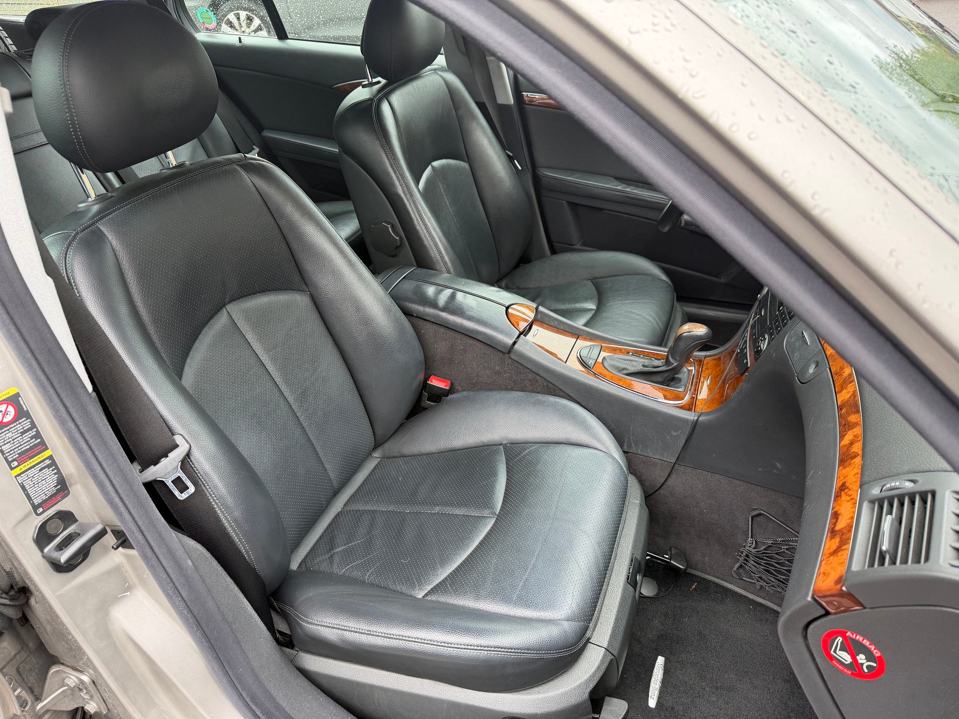 MERCEDES-BENZ E 220 CDI Avantgarde-image-9