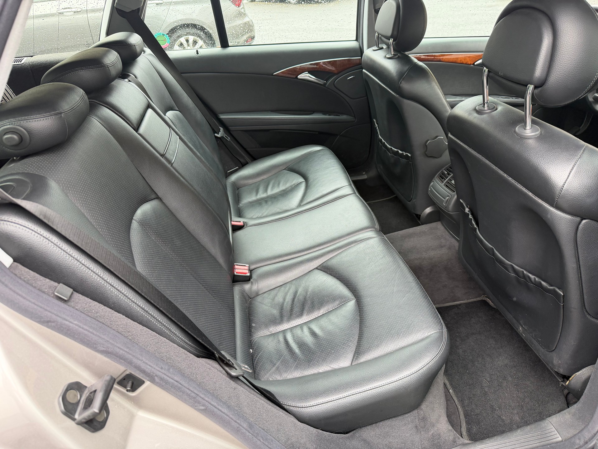 MERCEDES-BENZ E 220 CDI Avantgarde-image-7