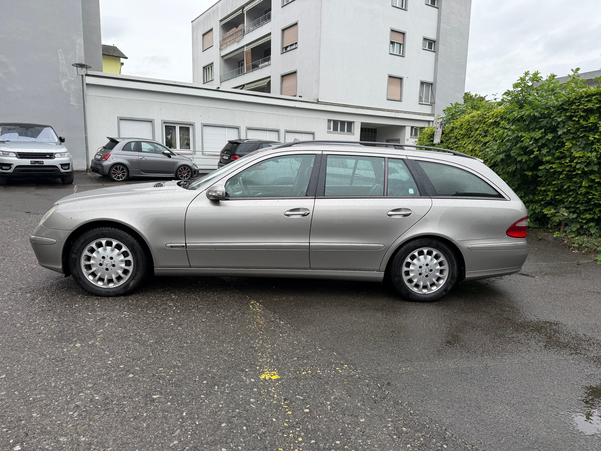 MERCEDES-BENZ E 220 CDI Avantgarde-image-5