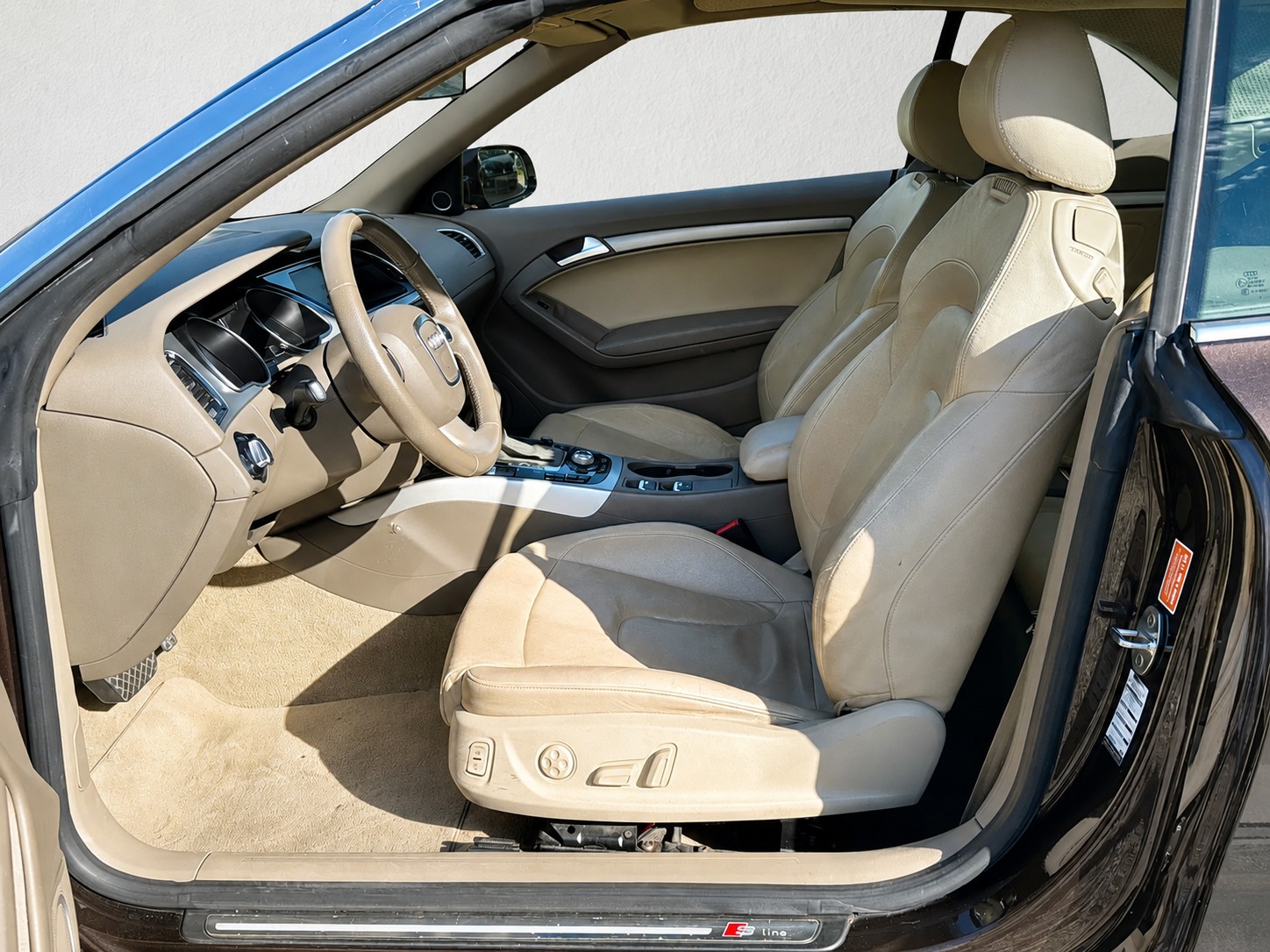 AUDI A5 Cabriolet 2.0 TFSI quattro S-tronic-image-4