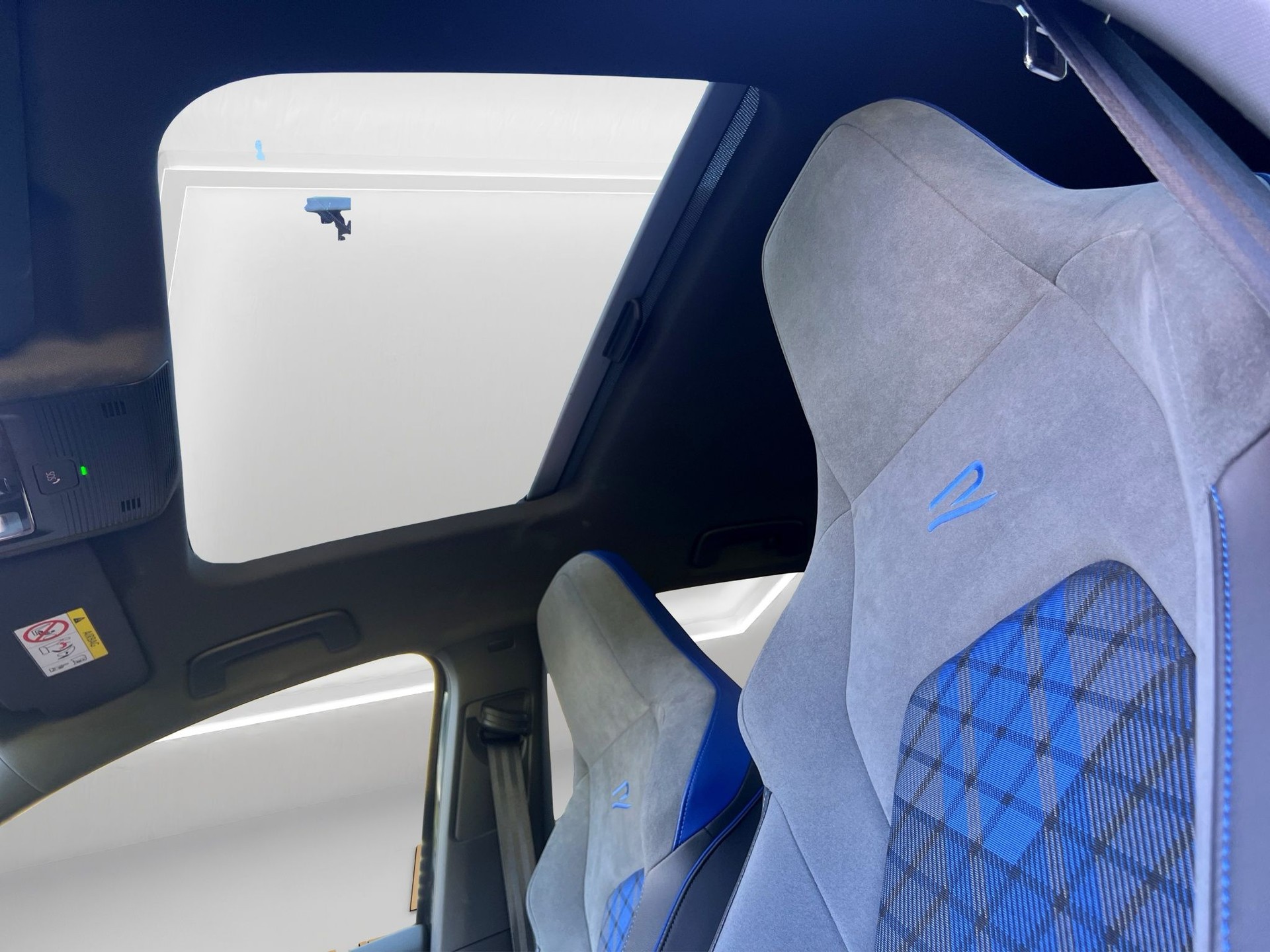 VW Golf 2.0 TSI R DSG 4Motion-image-18