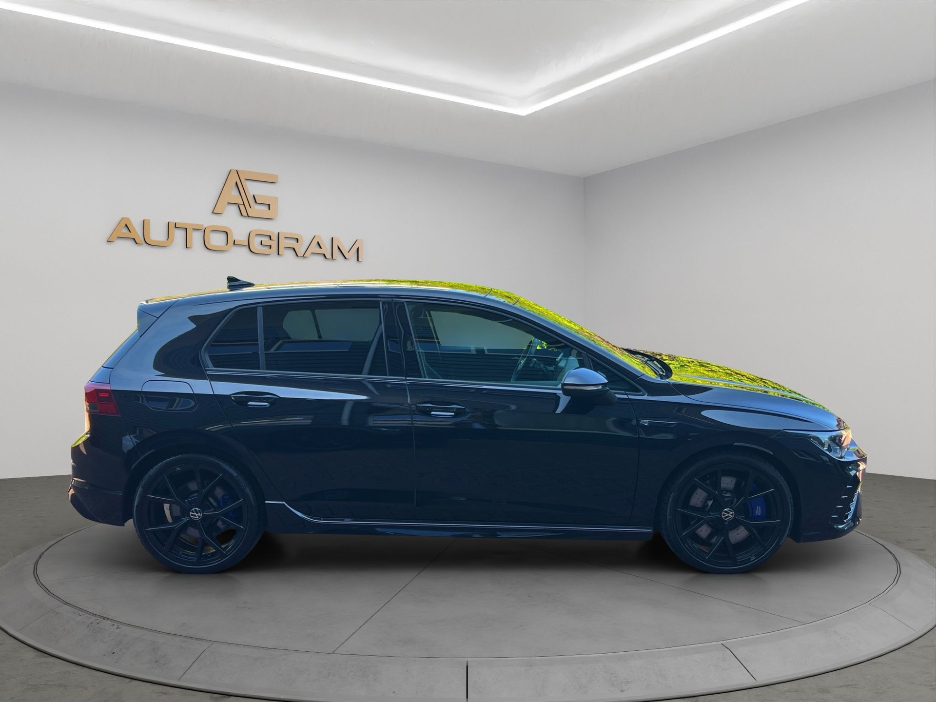VW Golf 2.0 TSI R DSG 4Motion-image-5