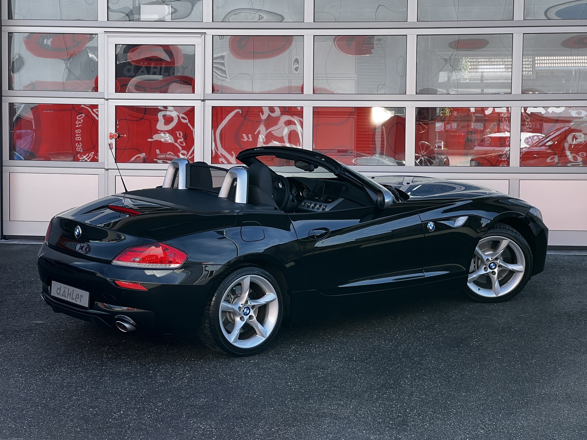 BMW Z4 sDrive35is DKG-showroom-element-2