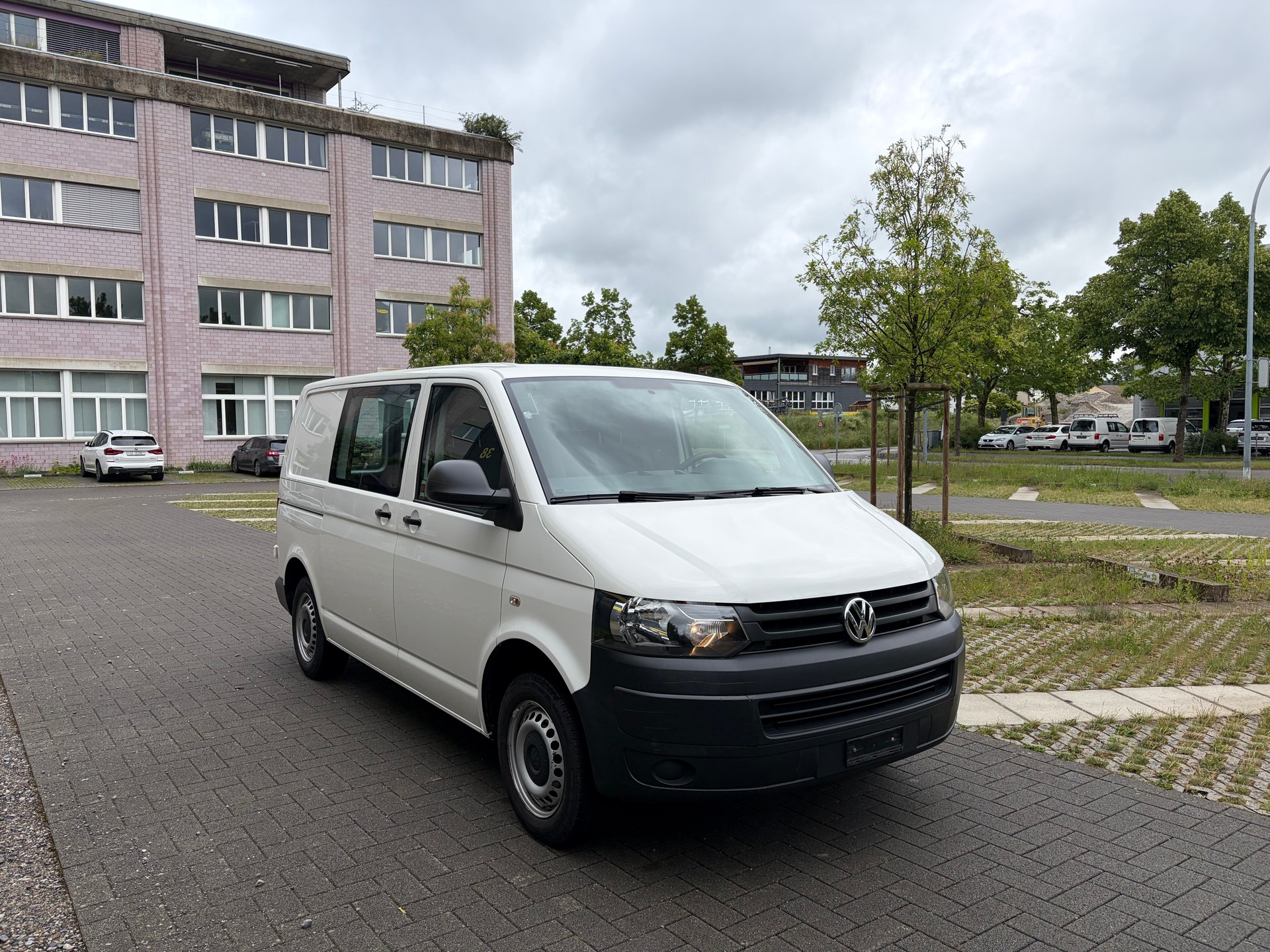 VW T5 2.0 TDI DSG-image-2